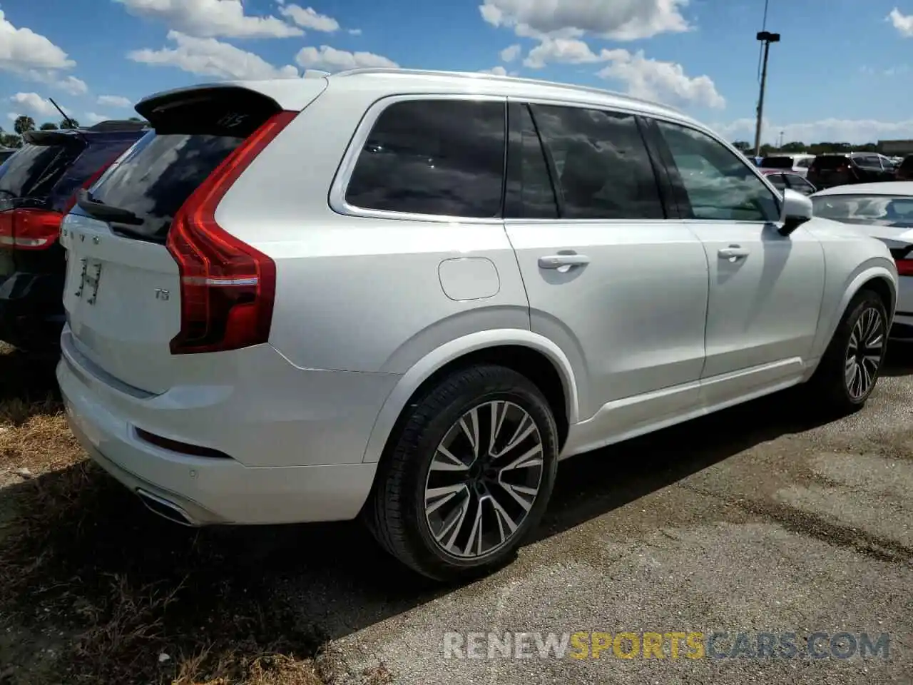 4 Photograph of a damaged car YV4102CK8M1705817 VOLVO XC90 2021