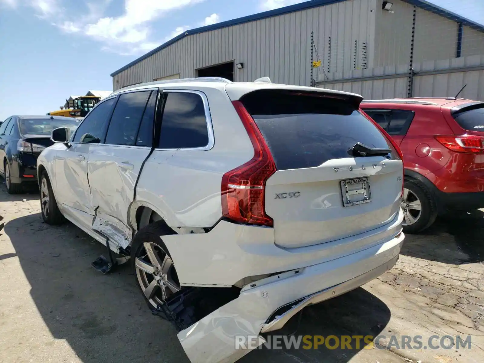 3 Photograph of a damaged car YV4102CK9M1692043 VOLVO XC90 2021