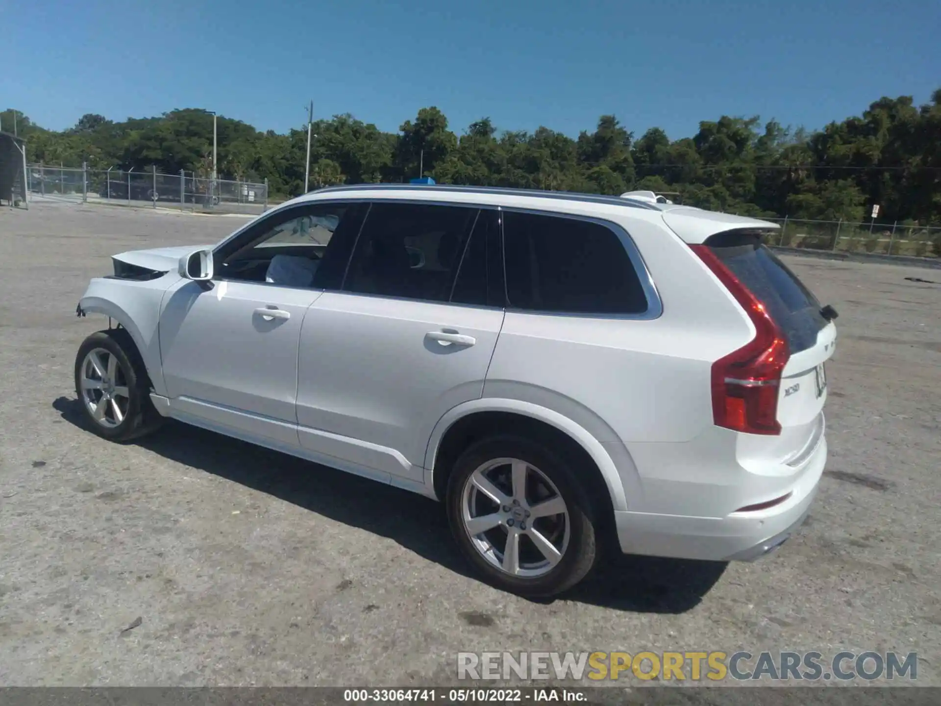 3 Photograph of a damaged car YV4102CKXM1694335 VOLVO XC90 2021