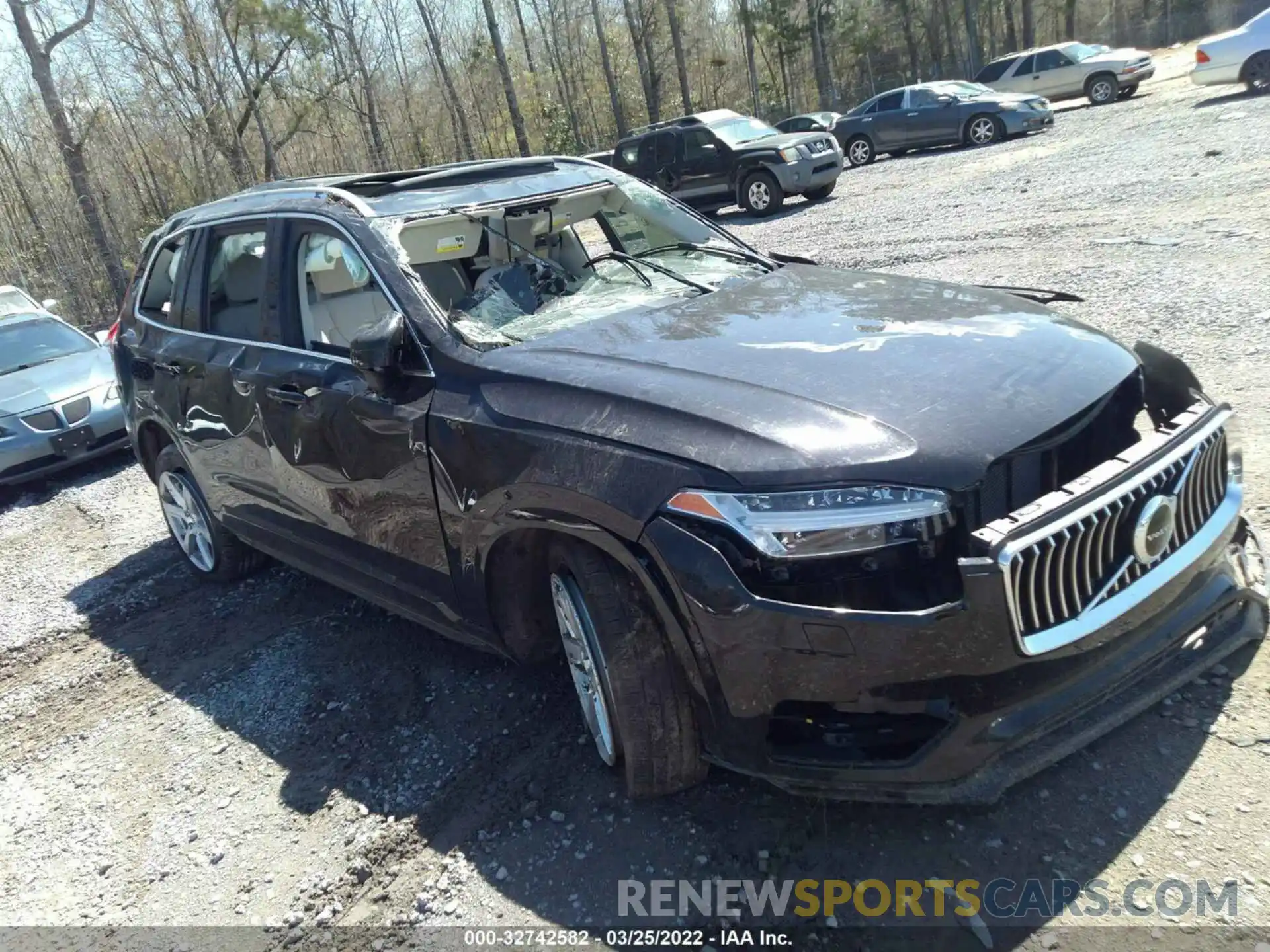 1 Photograph of a damaged car YV4102PK0M1717728 VOLVO XC90 2021