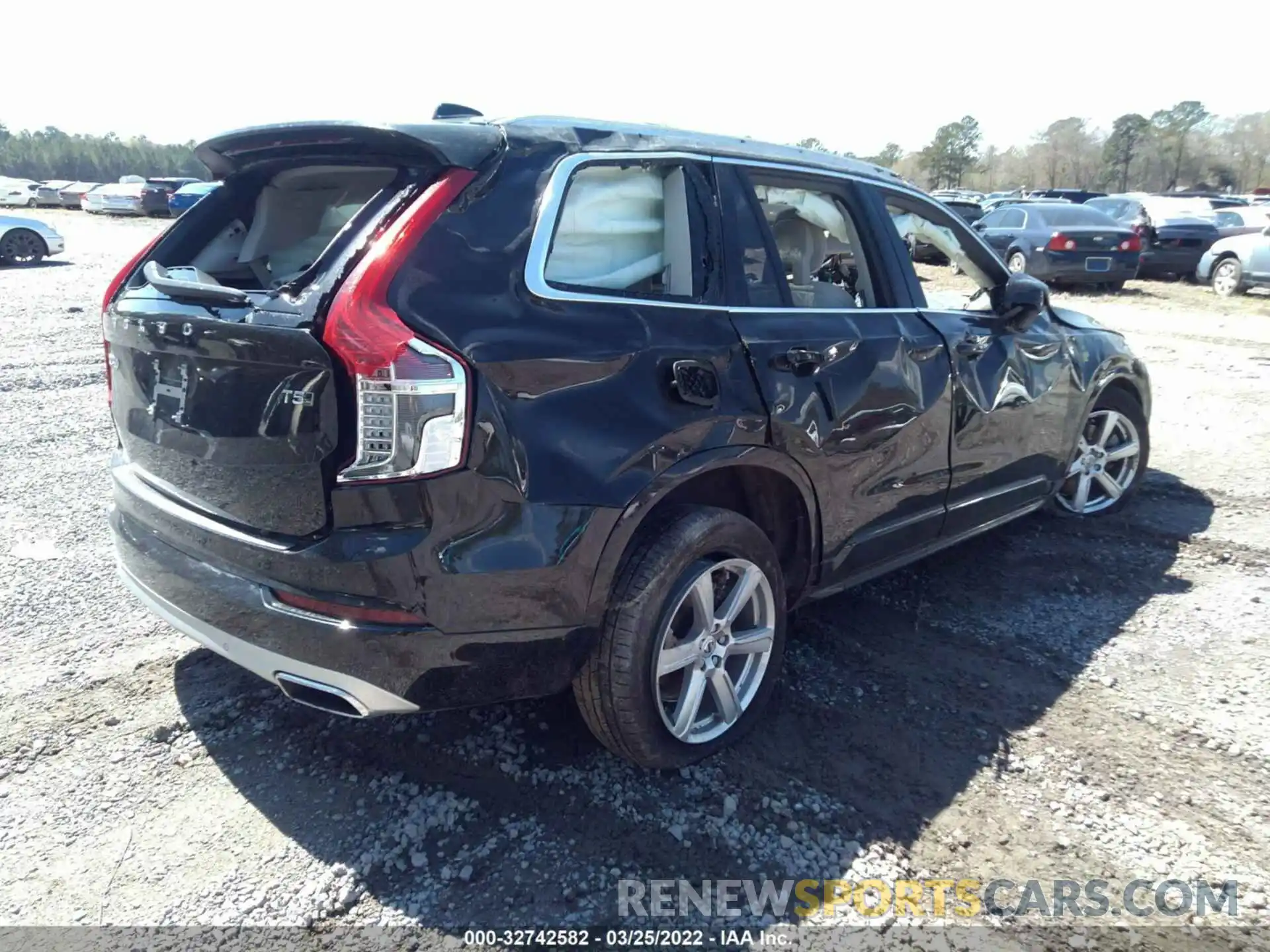 4 Photograph of a damaged car YV4102PK0M1717728 VOLVO XC90 2021