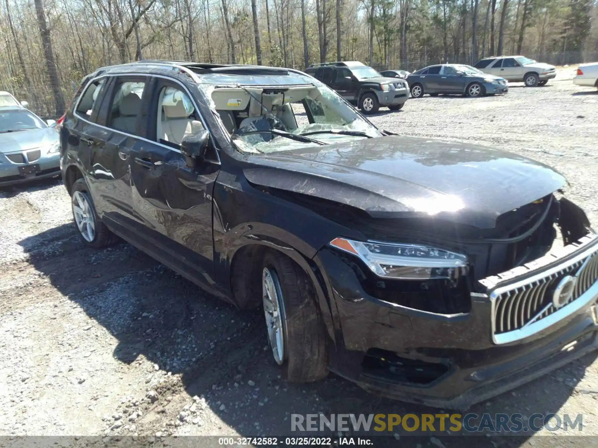 6 Photograph of a damaged car YV4102PK0M1717728 VOLVO XC90 2021