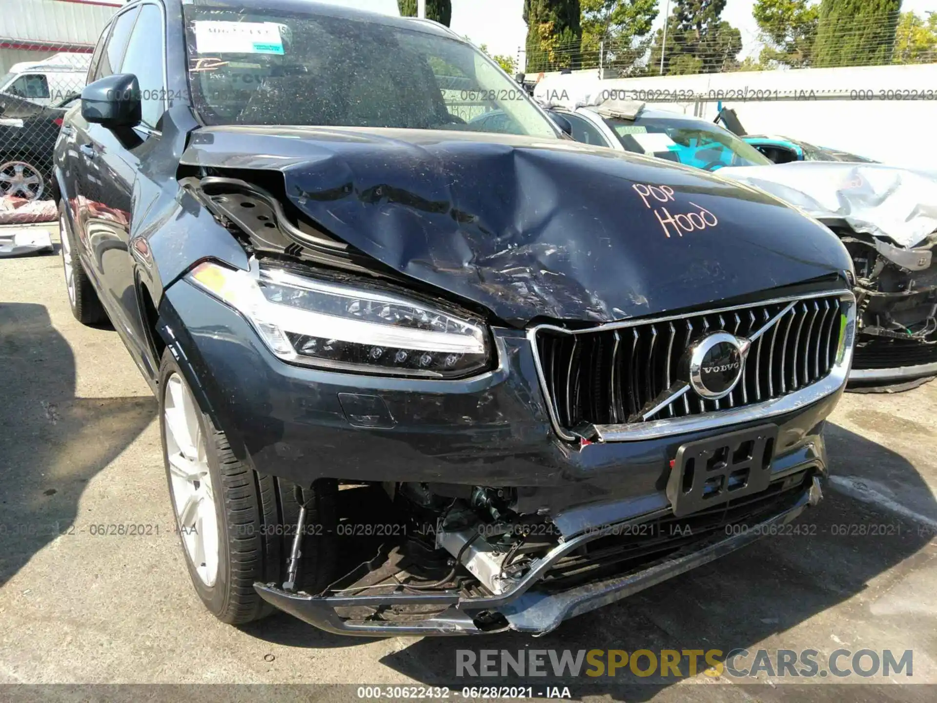 6 Photograph of a damaged car YV4102PK3M1737729 VOLVO XC90 2021