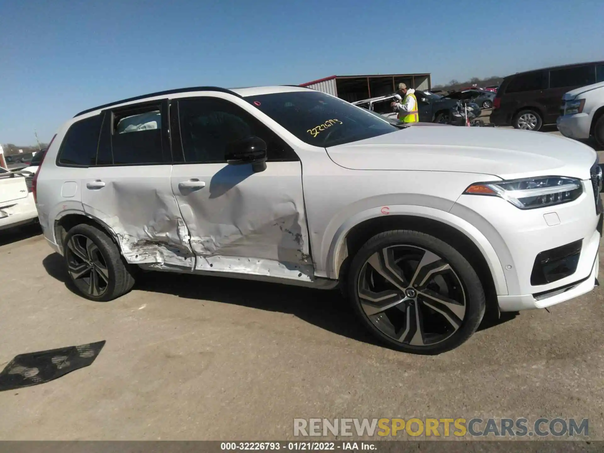 1 Photograph of a damaged car YV4102PM4M1720746 VOLVO XC90 2021