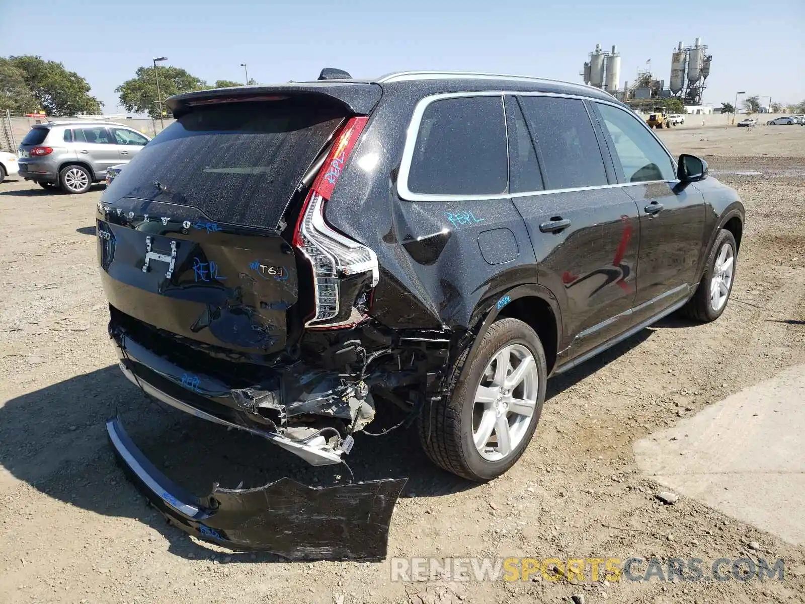 4 Photograph of a damaged car YV4A221K0M1712483 VOLVO XC90 2021