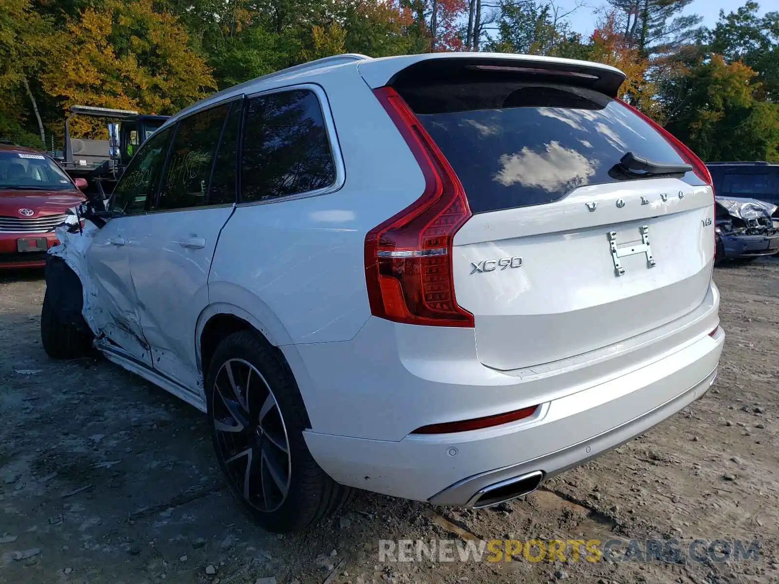 3 Photograph of a damaged car YV4A221K1M1674424 VOLVO XC90 2021