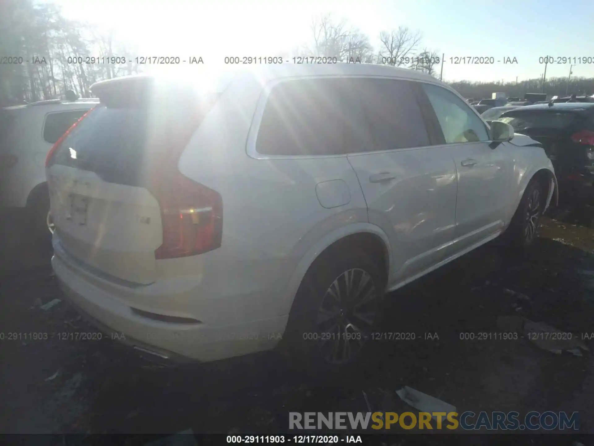 4 Photograph of a damaged car YV4A221K1M1683821 VOLVO XC90 2021