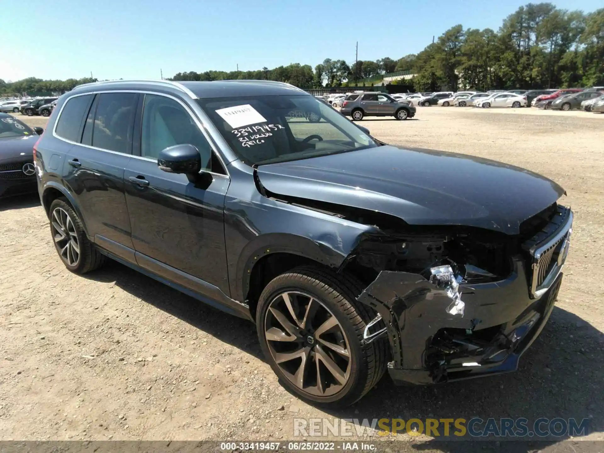 1 Photograph of a damaged car YV4A221K1M1707342 VOLVO XC90 2021