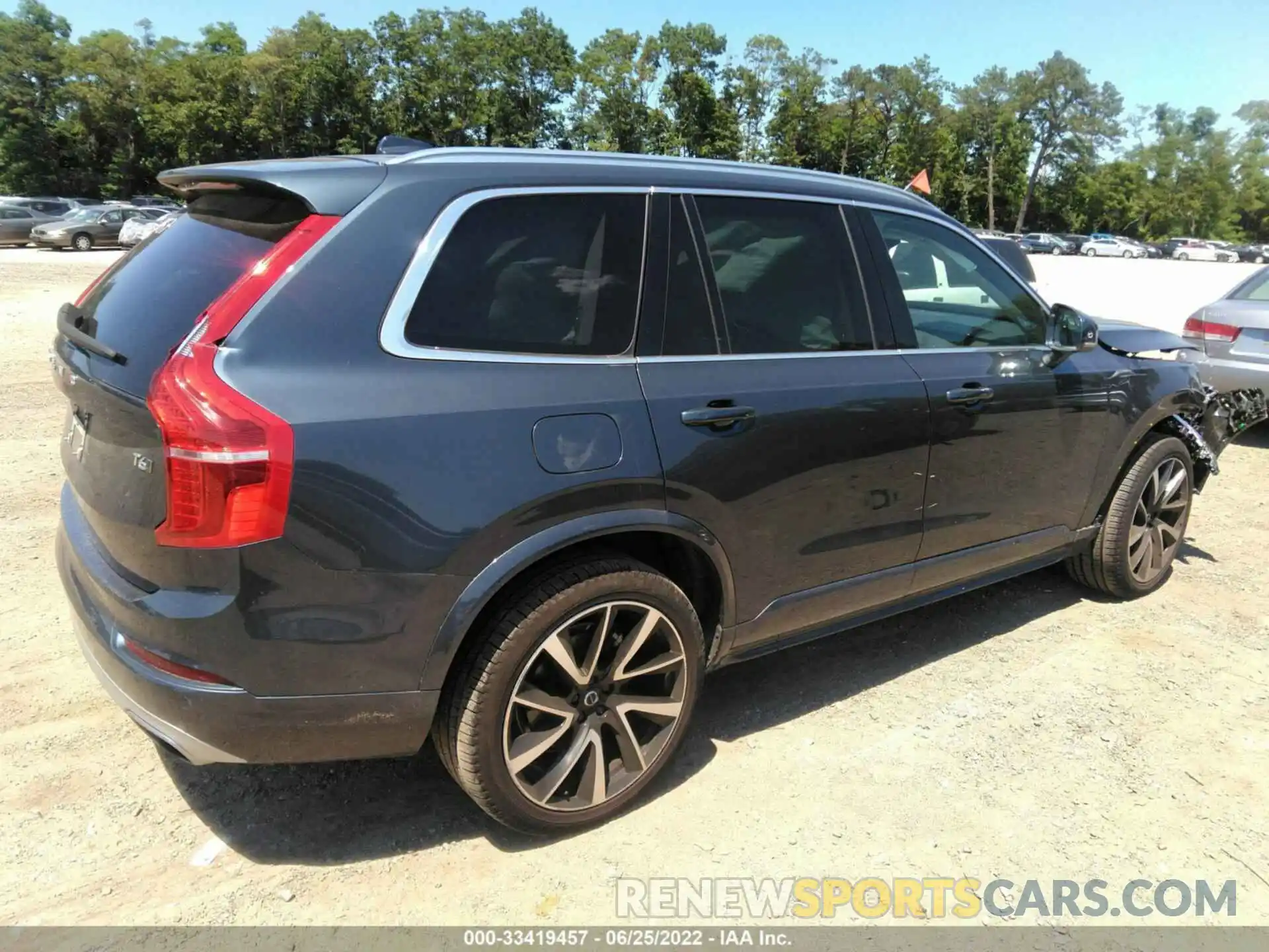 4 Photograph of a damaged car YV4A221K1M1707342 VOLVO XC90 2021