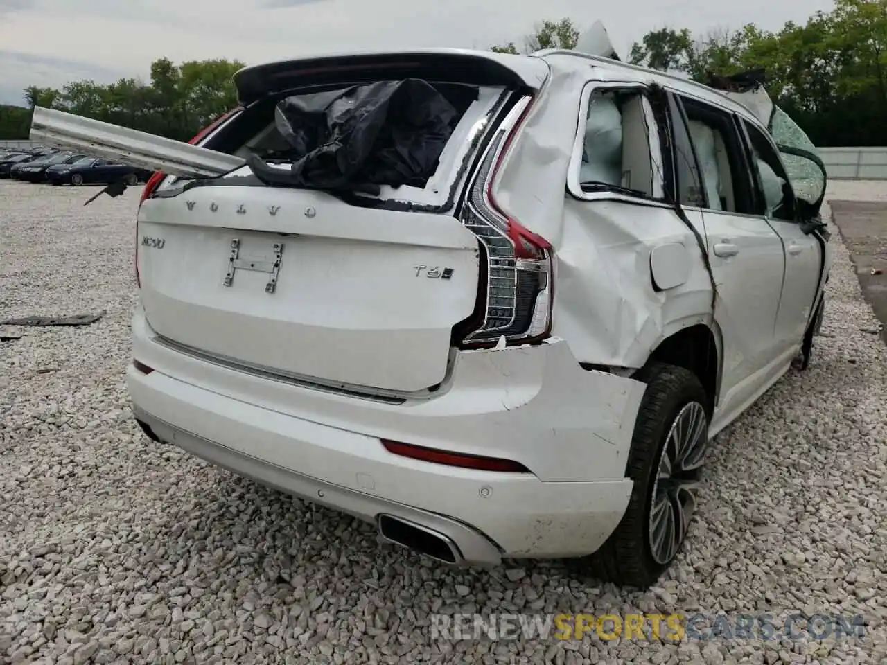 4 Photograph of a damaged car YV4A221K4M1720070 VOLVO XC90 2021