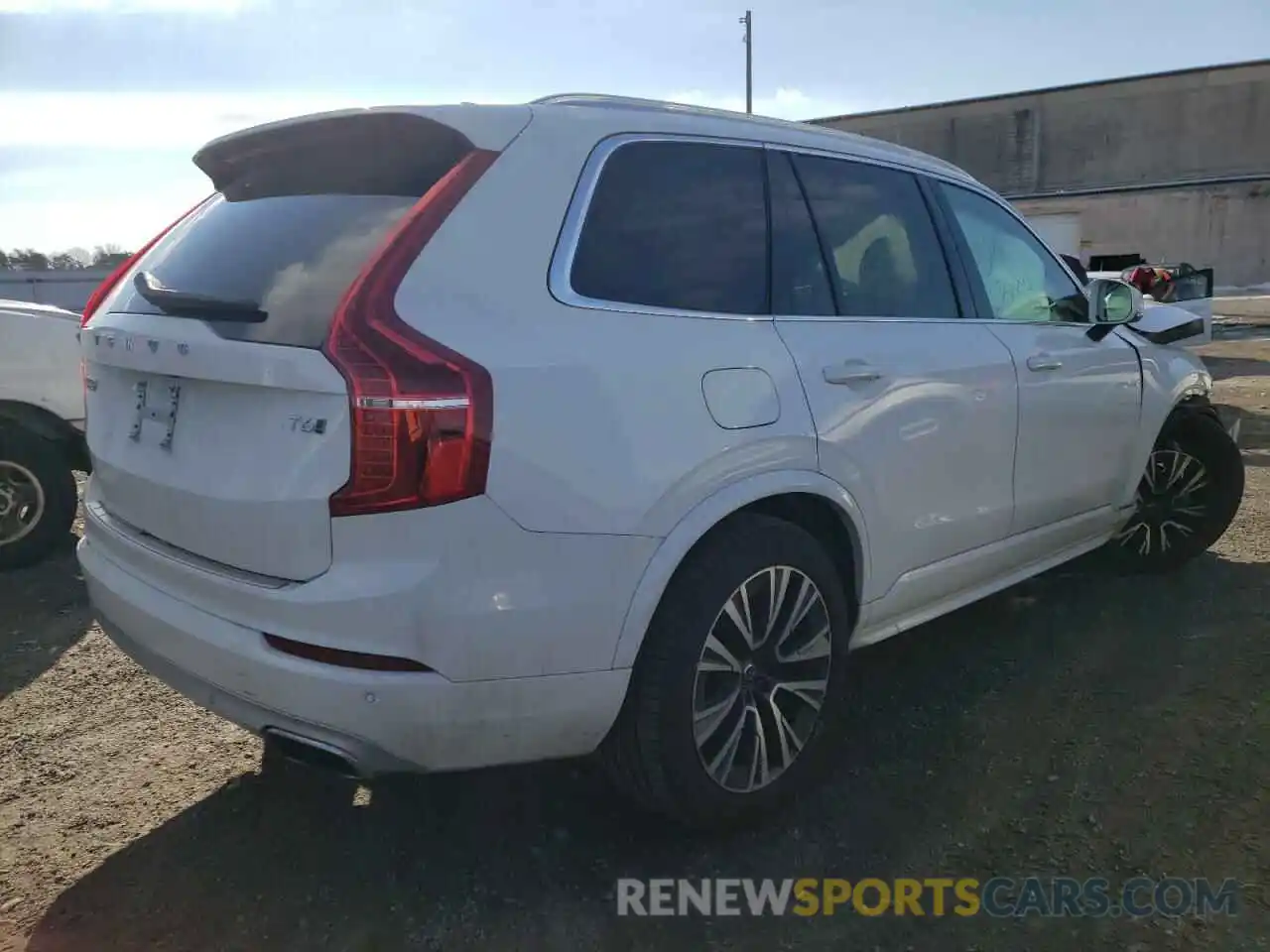 4 Photograph of a damaged car YV4A221K7M1671396 VOLVO XC90 2021