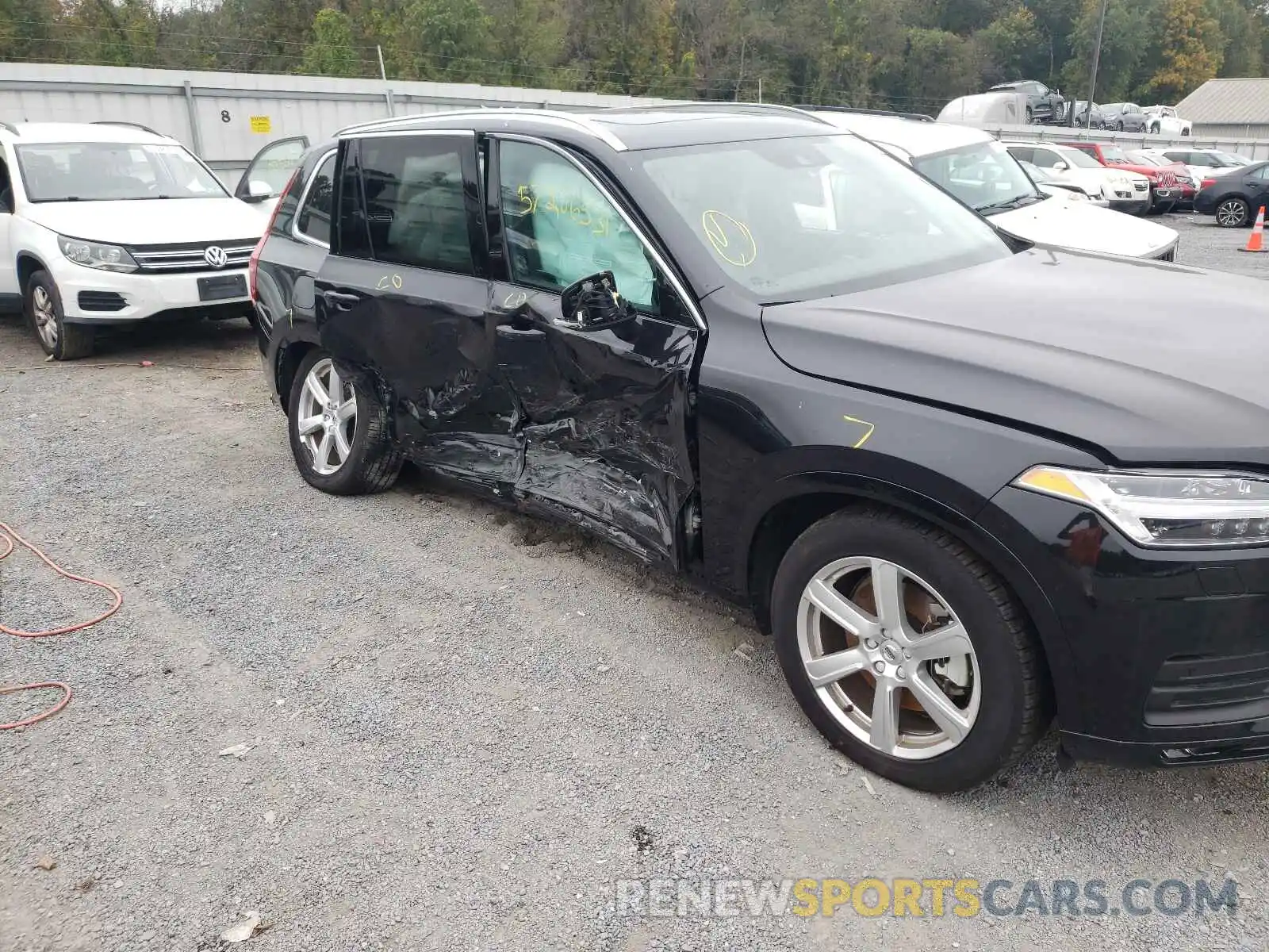 9 Photograph of a damaged car YV4A221K7M1679496 VOLVO XC90 2021