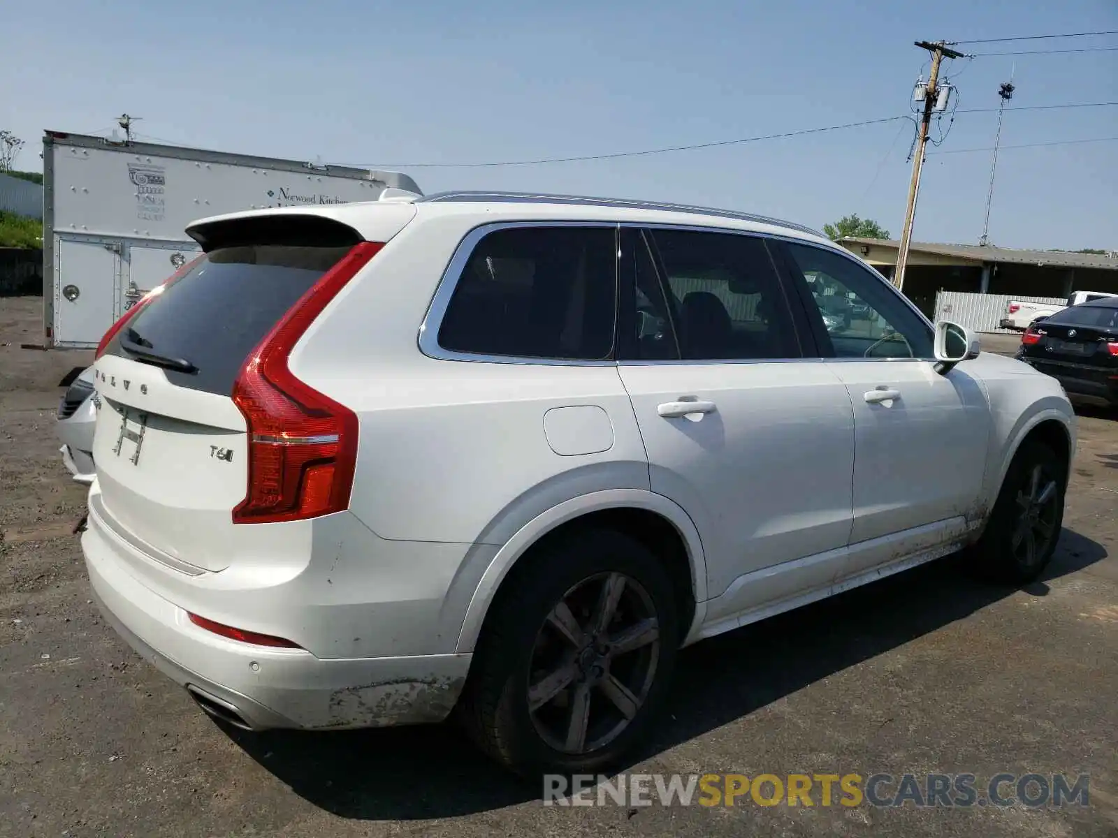 4 Photograph of a damaged car YV4A221K7M1713050 VOLVO XC90 2021