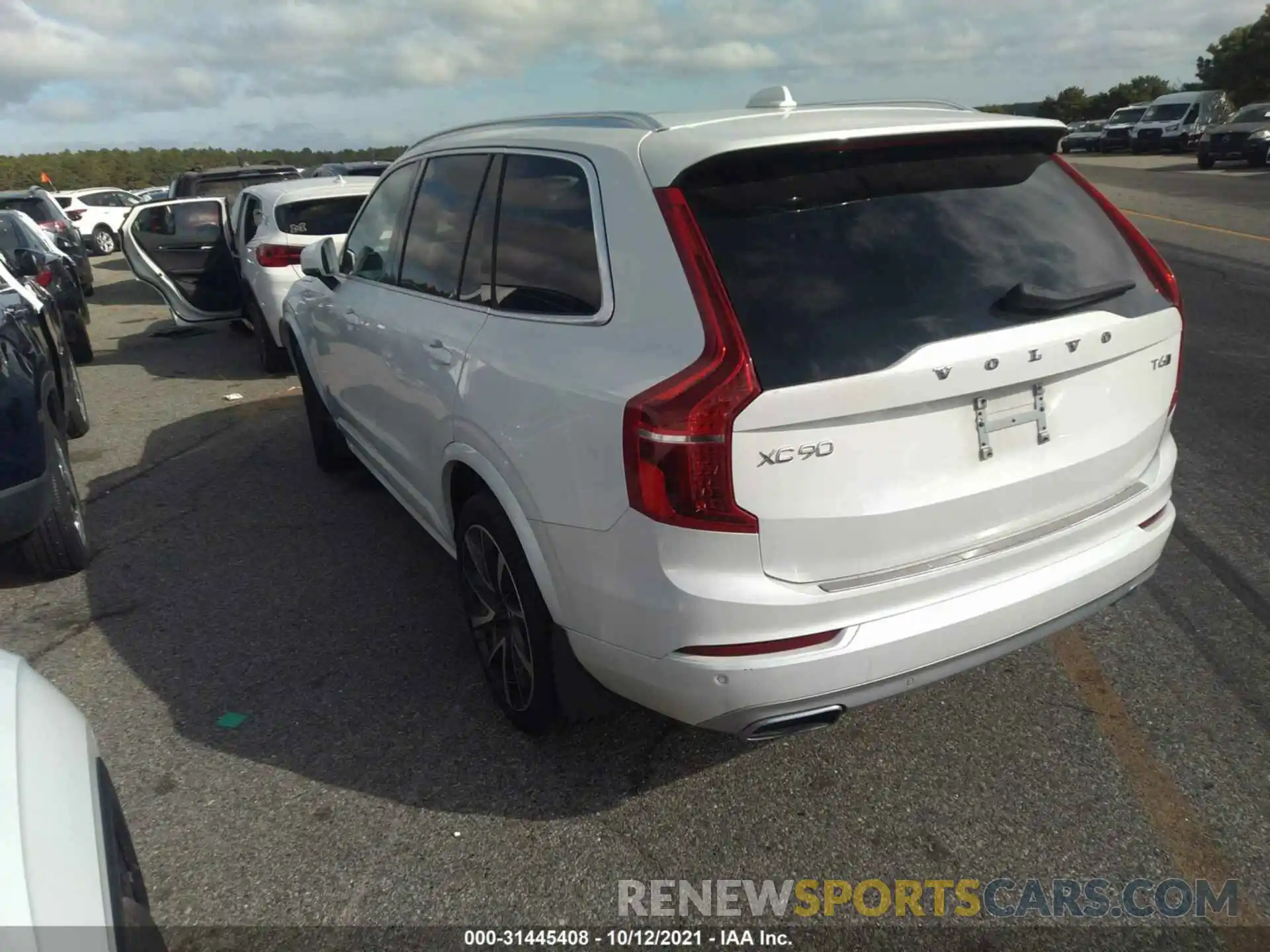 3 Photograph of a damaged car YV4A221KXM1692551 VOLVO XC90 2021