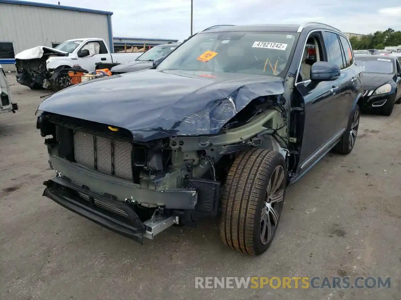 2 Photograph of a damaged car YV4A221L0M1709737 VOLVO XC90 2021