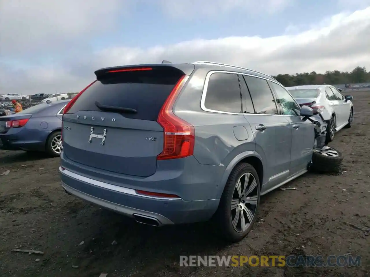 4 Photograph of a damaged car YV4A221L1M1746599 VOLVO XC90 2021