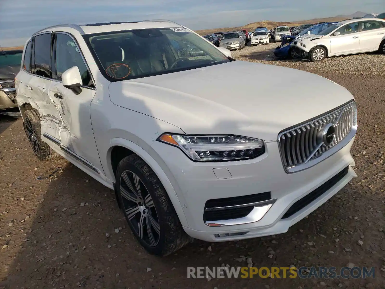 1 Photograph of a damaged car YV4A221L2M1672402 VOLVO XC90 2021