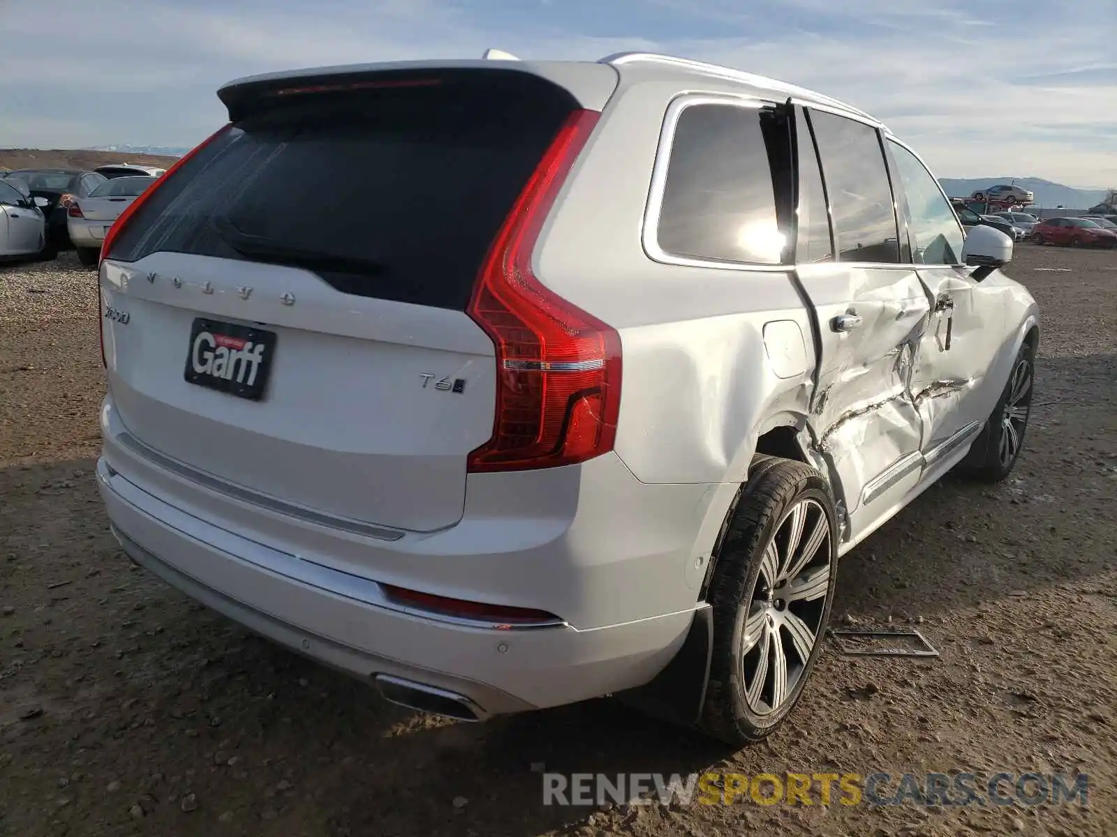 4 Photograph of a damaged car YV4A221L2M1672402 VOLVO XC90 2021