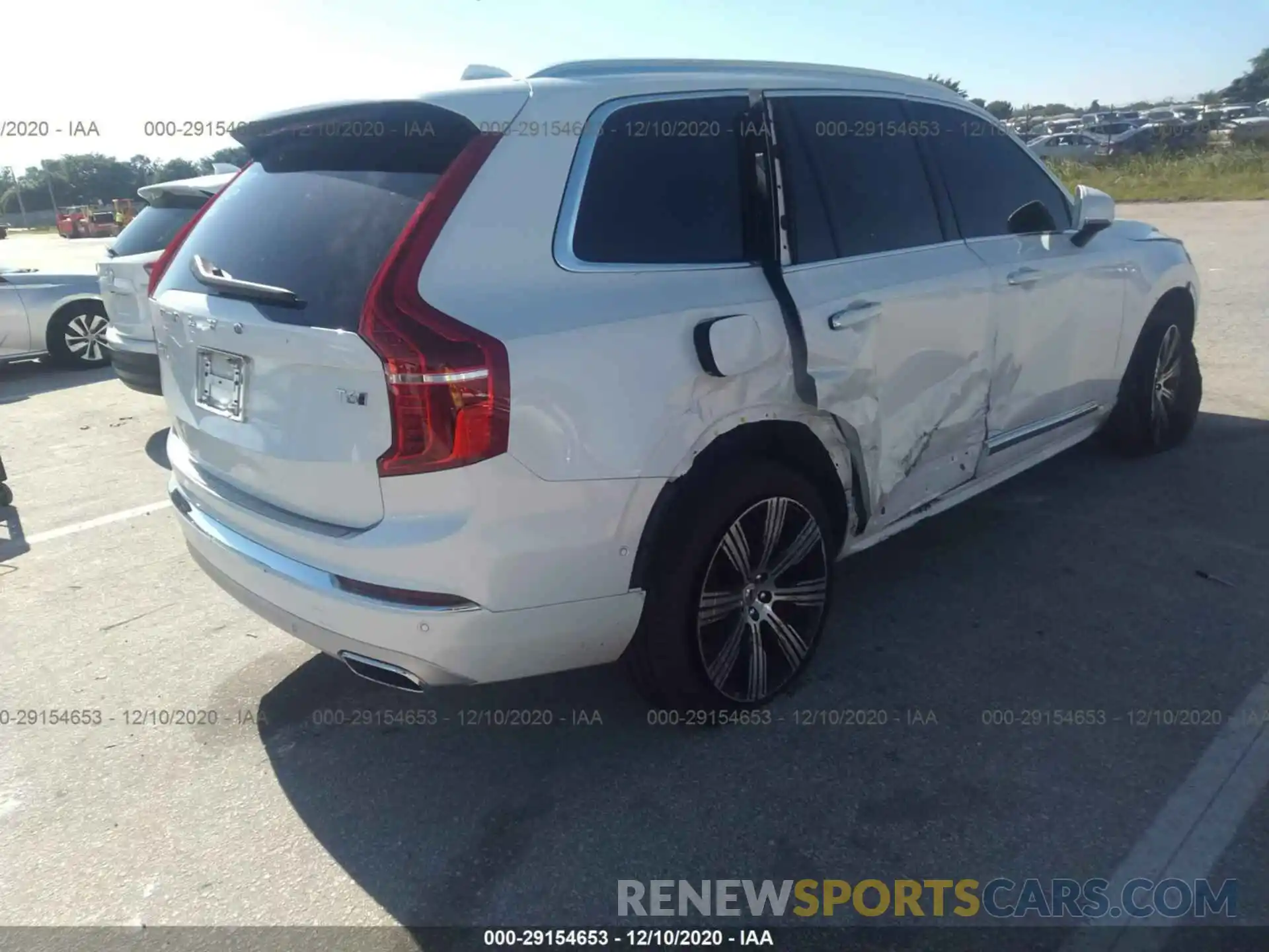 4 Photograph of a damaged car YV4A221L5M1682177 VOLVO XC90 2021