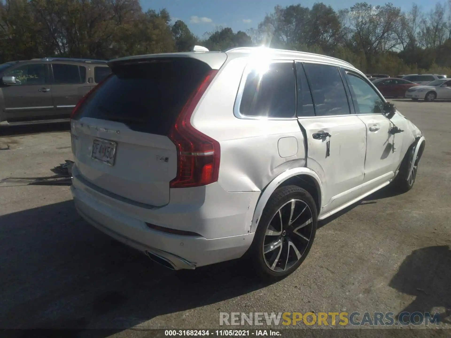 4 Photograph of a damaged car YV4A22PK4M1693606 VOLVO XC90 2021