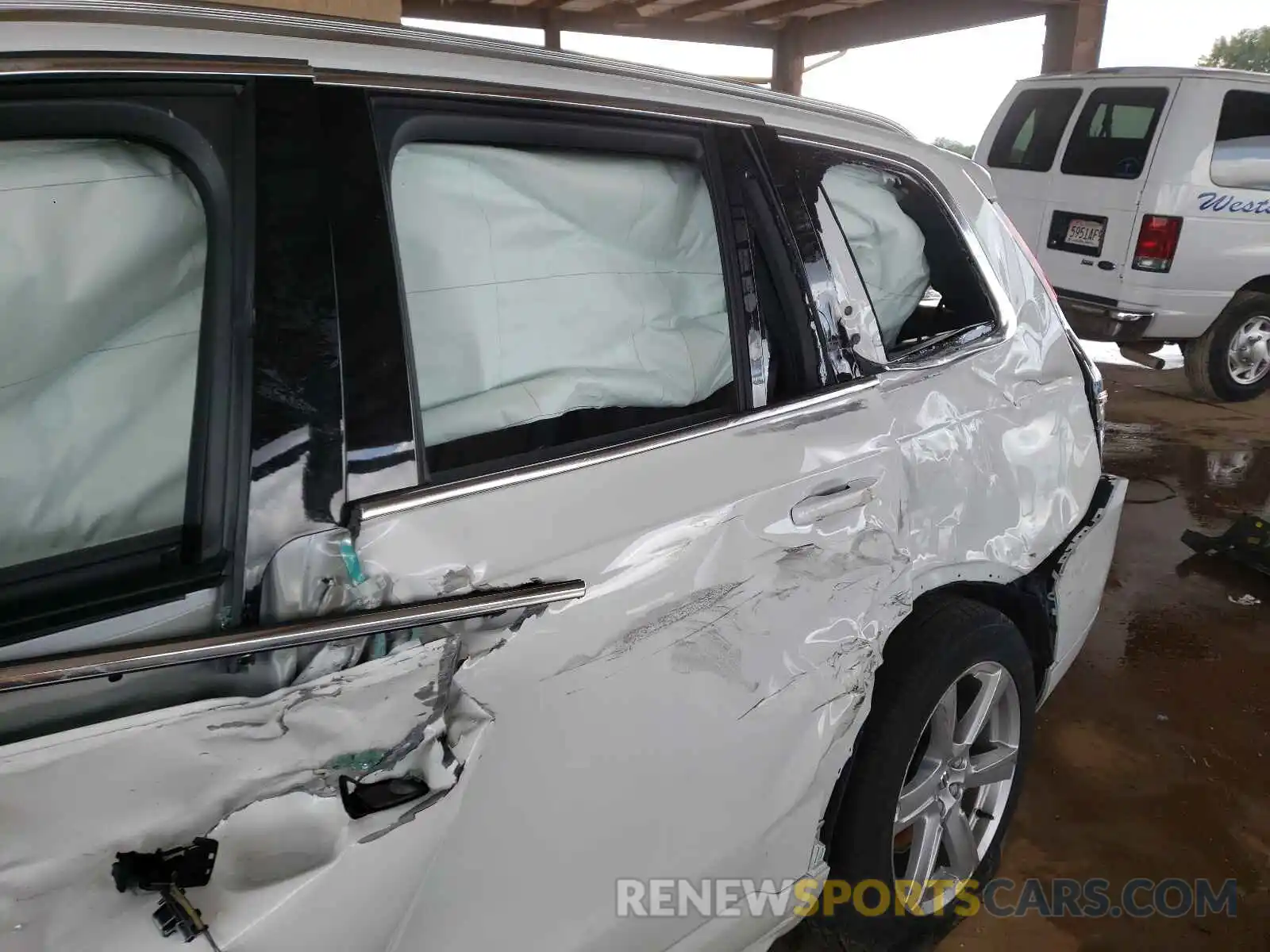 9 Photograph of a damaged car YV4A22PK4M1756350 VOLVO XC90 2021