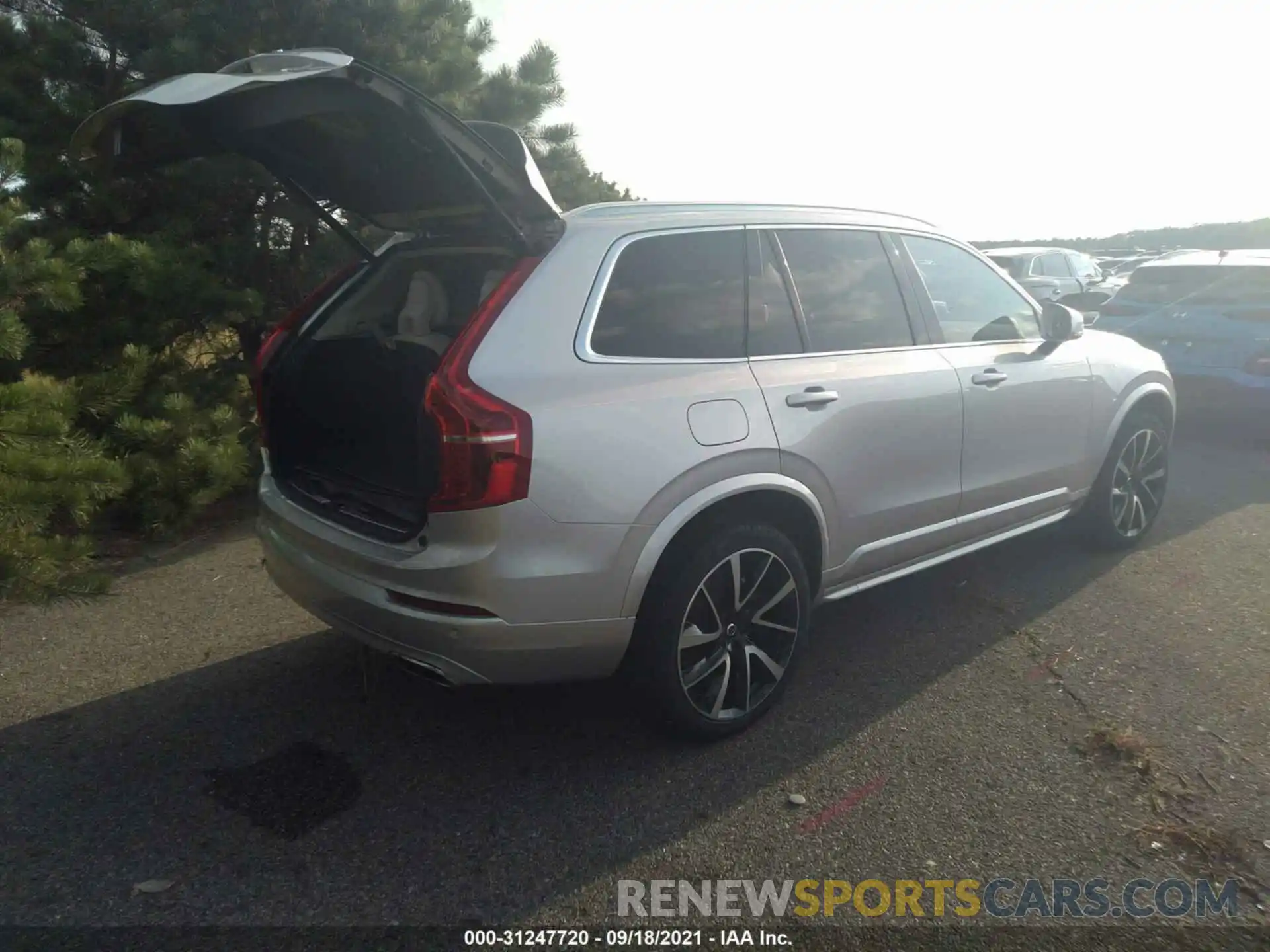 4 Photograph of a damaged car YV4A22PK5M1686938 VOLVO XC90 2021