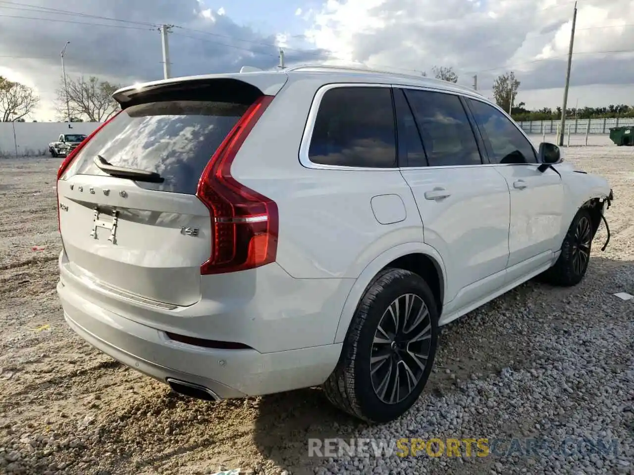 4 Photograph of a damaged car YV4A22PK5M1721977 VOLVO XC90 2021