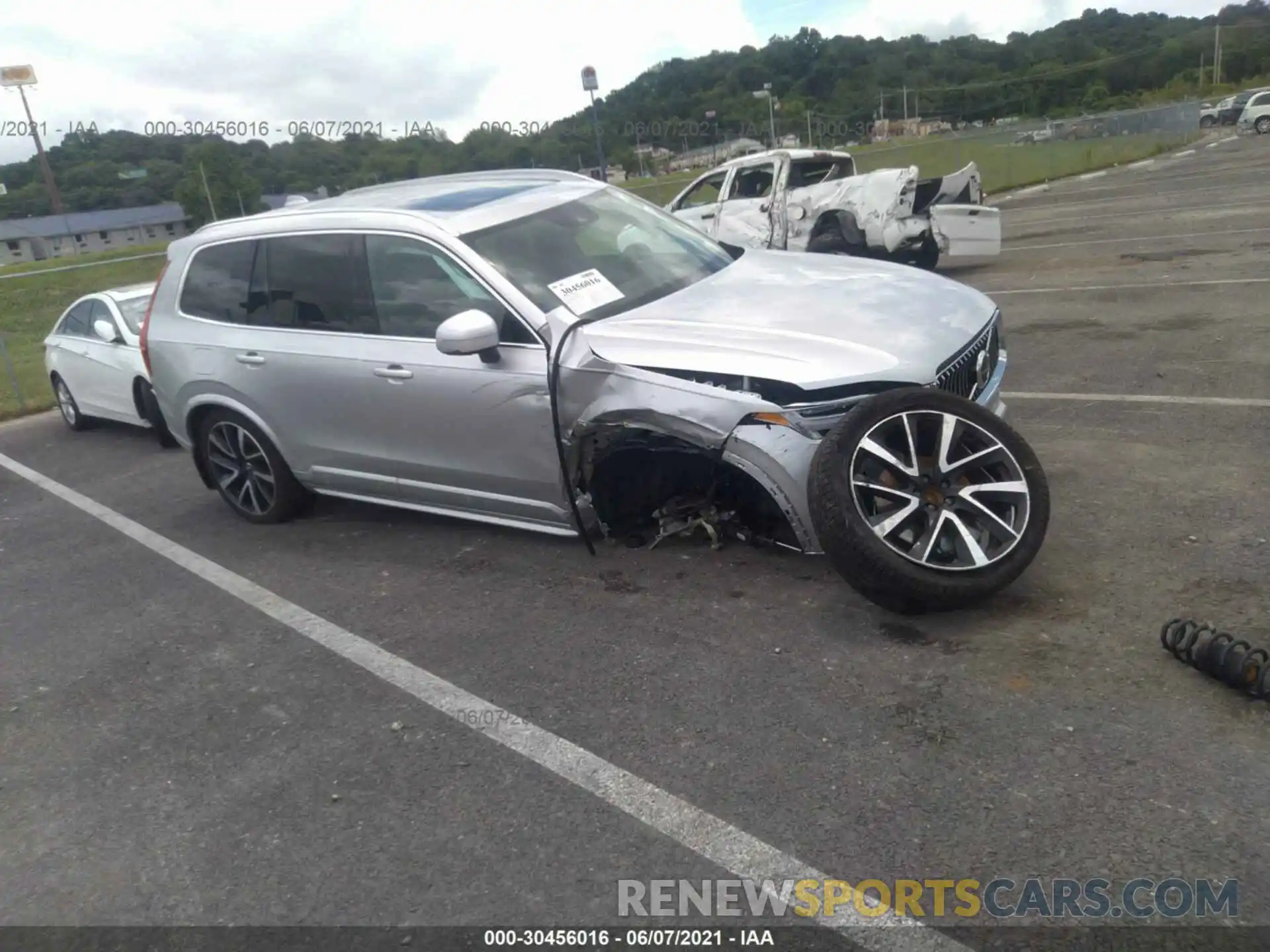 1 Photograph of a damaged car YV4A22PK6M1689900 VOLVO XC90 2021