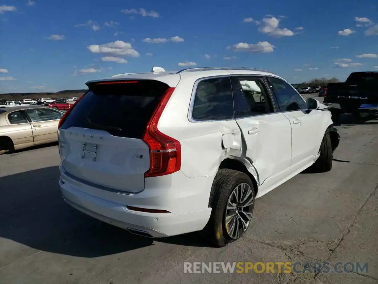 4 Photograph of a damaged car YV4A22PK7M1740871 VOLVO XC90 2021