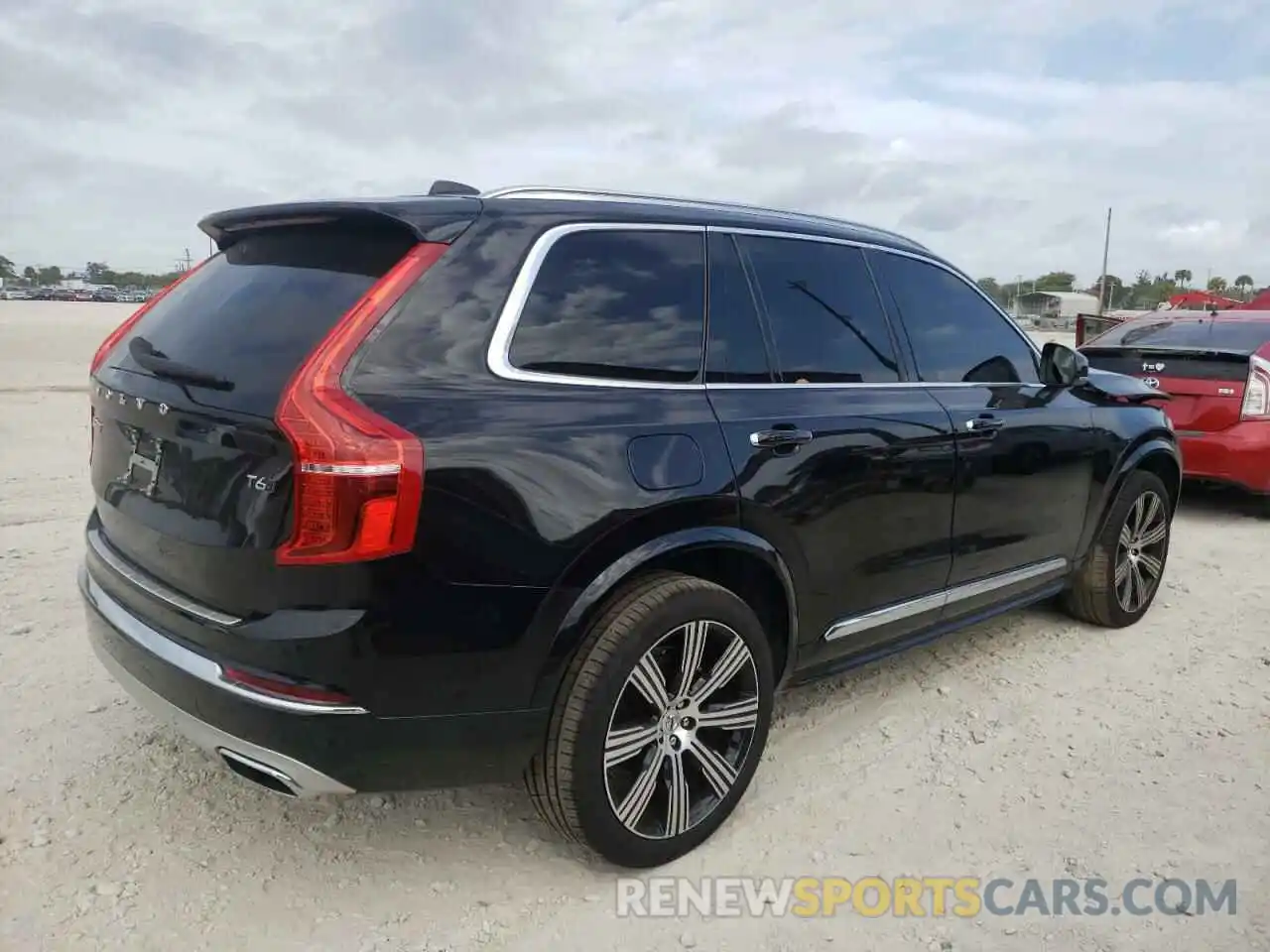 4 Photograph of a damaged car YV4A22PL1M1701329 VOLVO XC90 2021