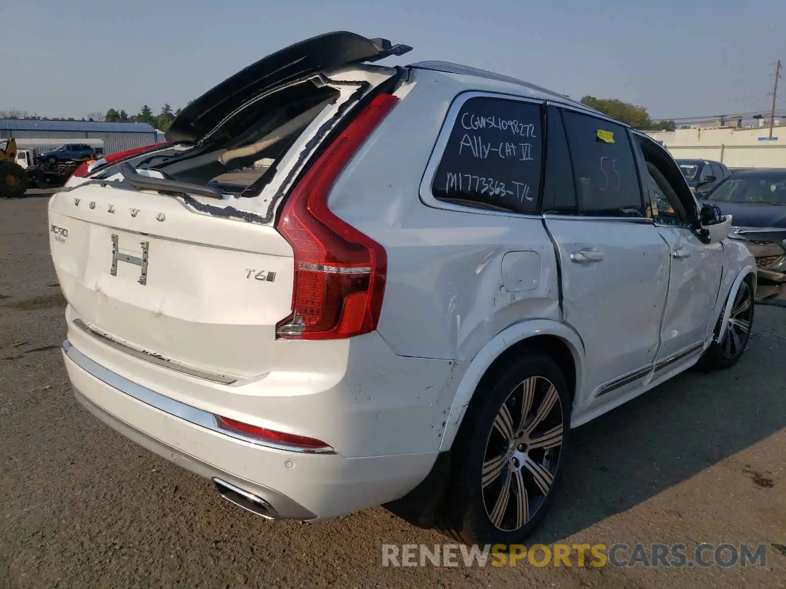 4 Photograph of a damaged car YV4A22PL9M1773363 VOLVO XC90 2021