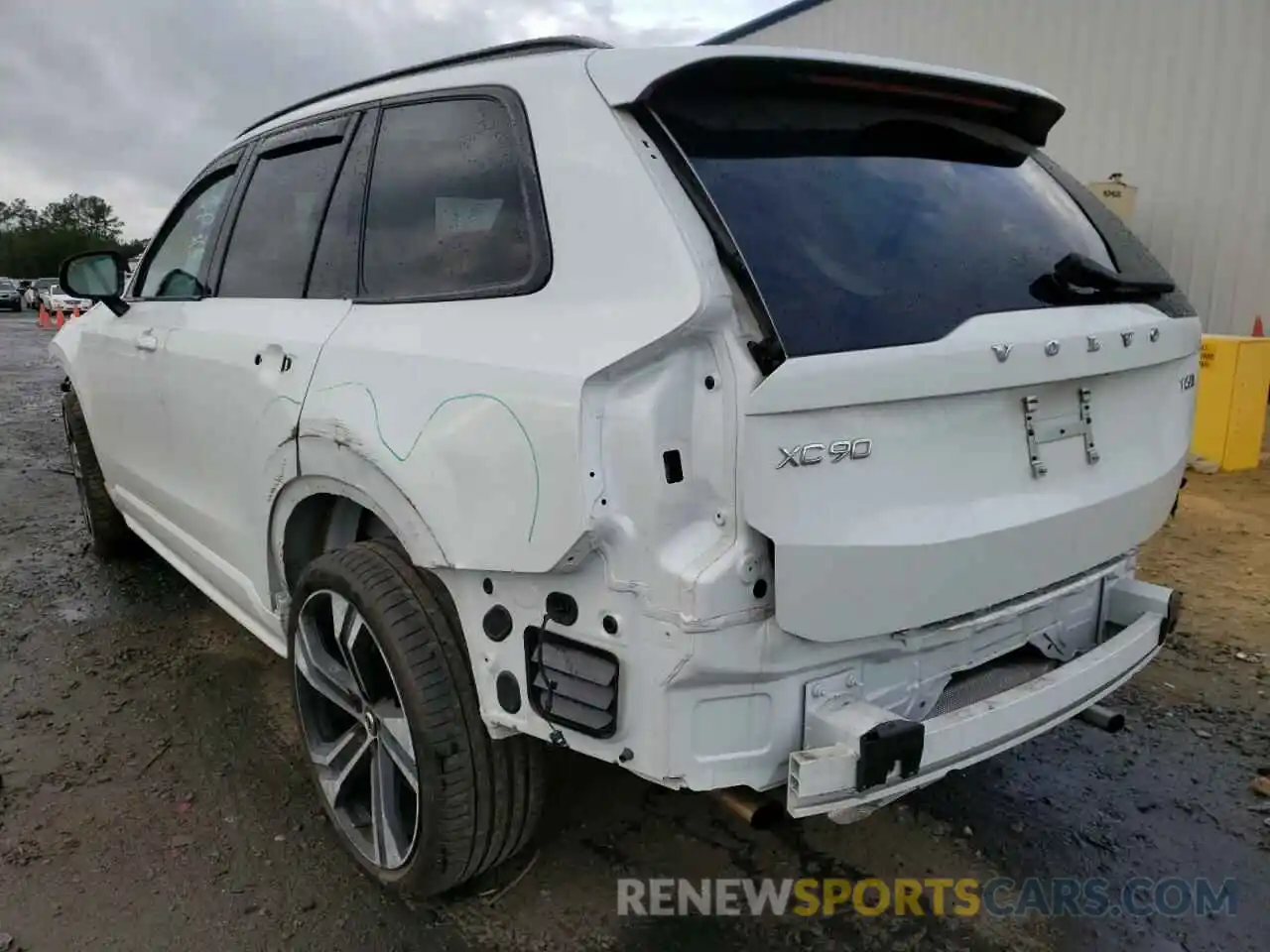 3 Photograph of a damaged car YV4A22PMXM1681302 VOLVO XC90 2021