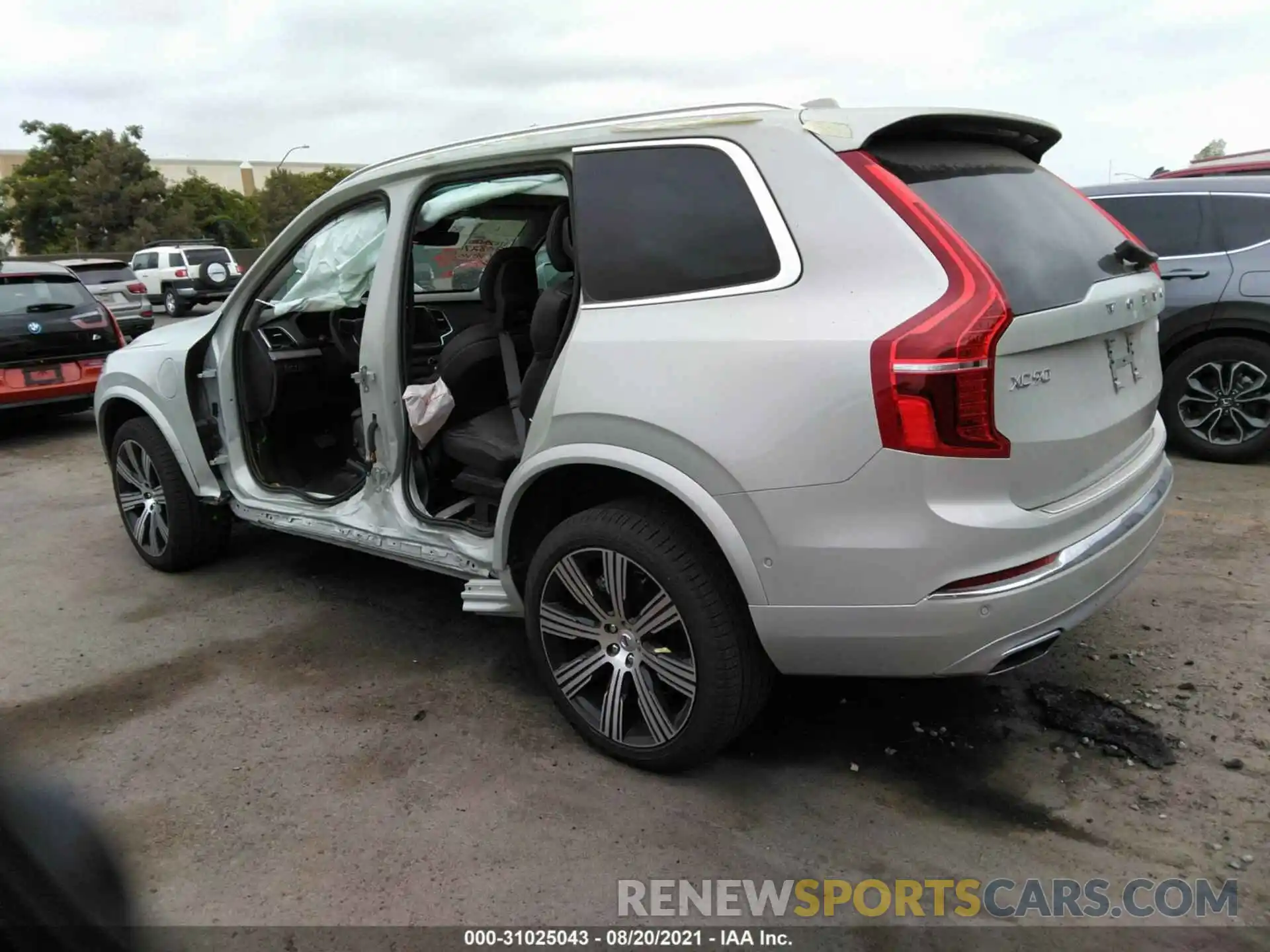 3 Photograph of a damaged car YV4BR00L7M1682994 VOLVO XC90 2021