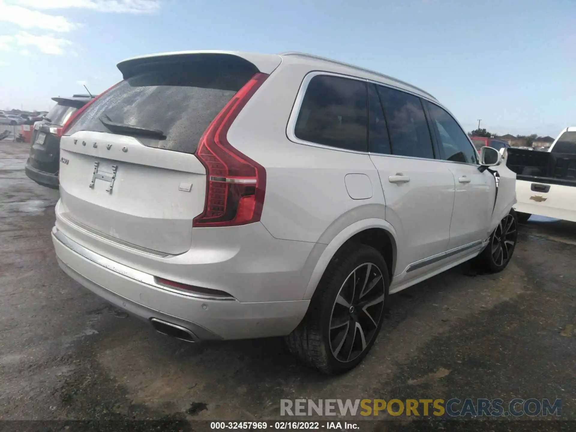 4 Фотография поврежденного автомобиля YV4BR0CK8M1676303 VOLVO XC90 2021