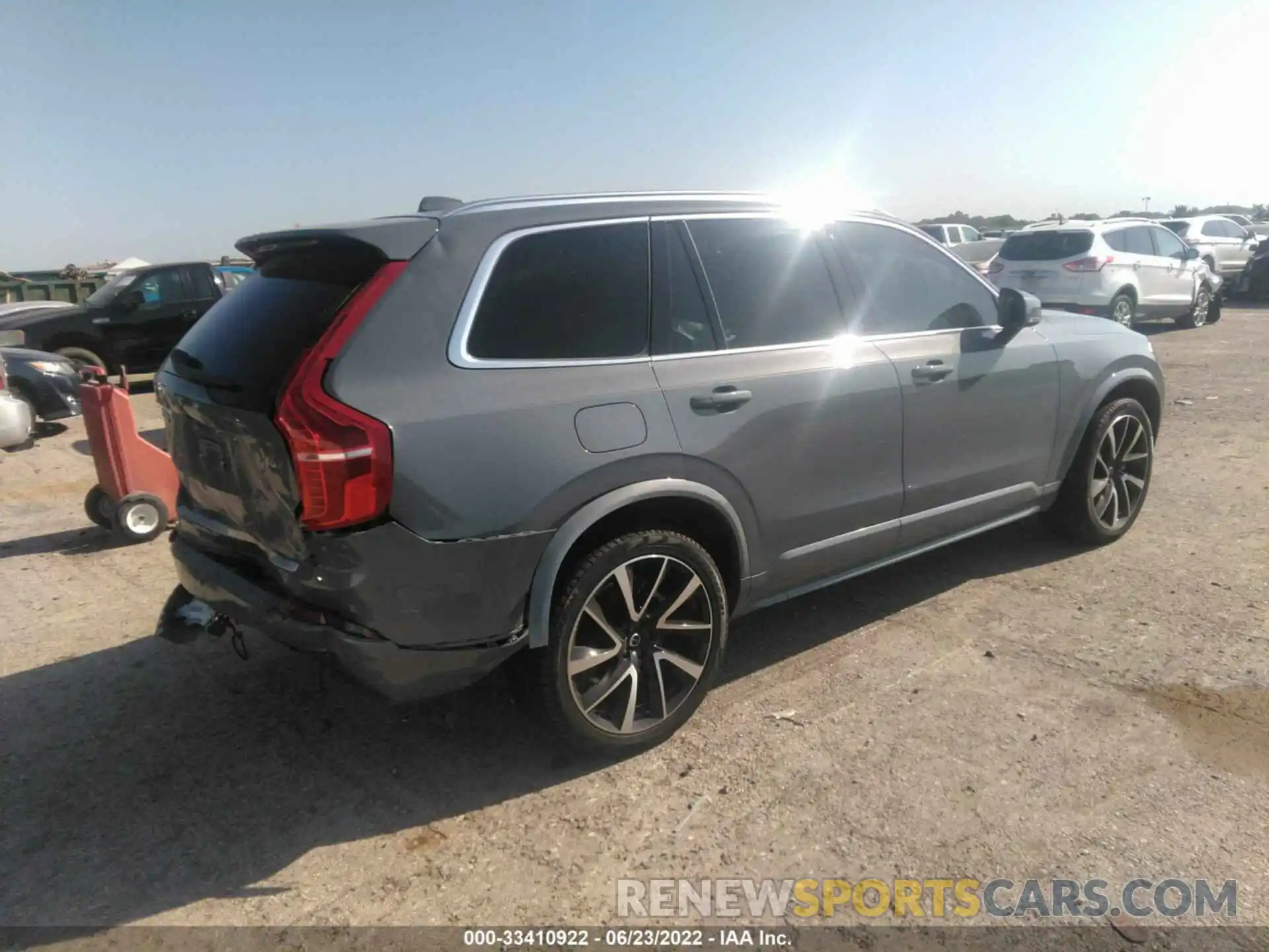 4 Photograph of a damaged car YV4A221K0N1834617 VOLVO XC90 2022