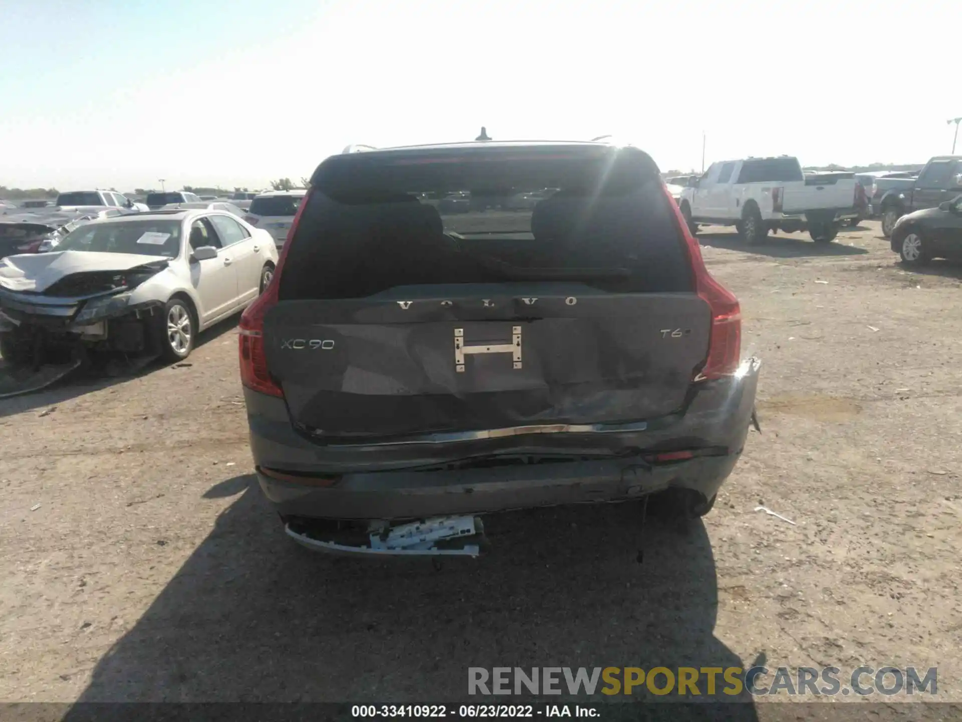 6 Photograph of a damaged car YV4A221K0N1834617 VOLVO XC90 2022