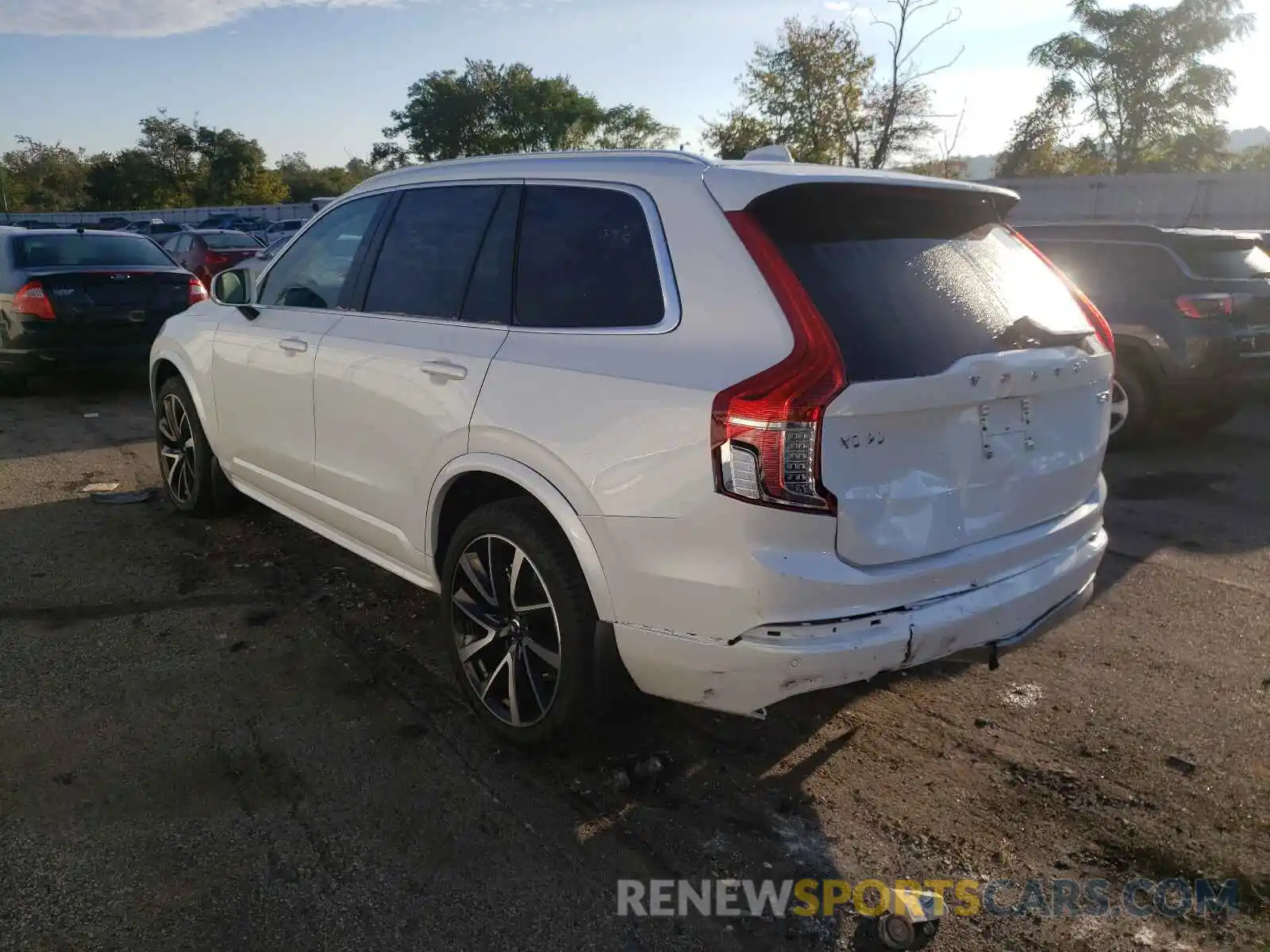 3 Photograph of a damaged car YV4A221K9N1784722 VOLVO XC90 2022