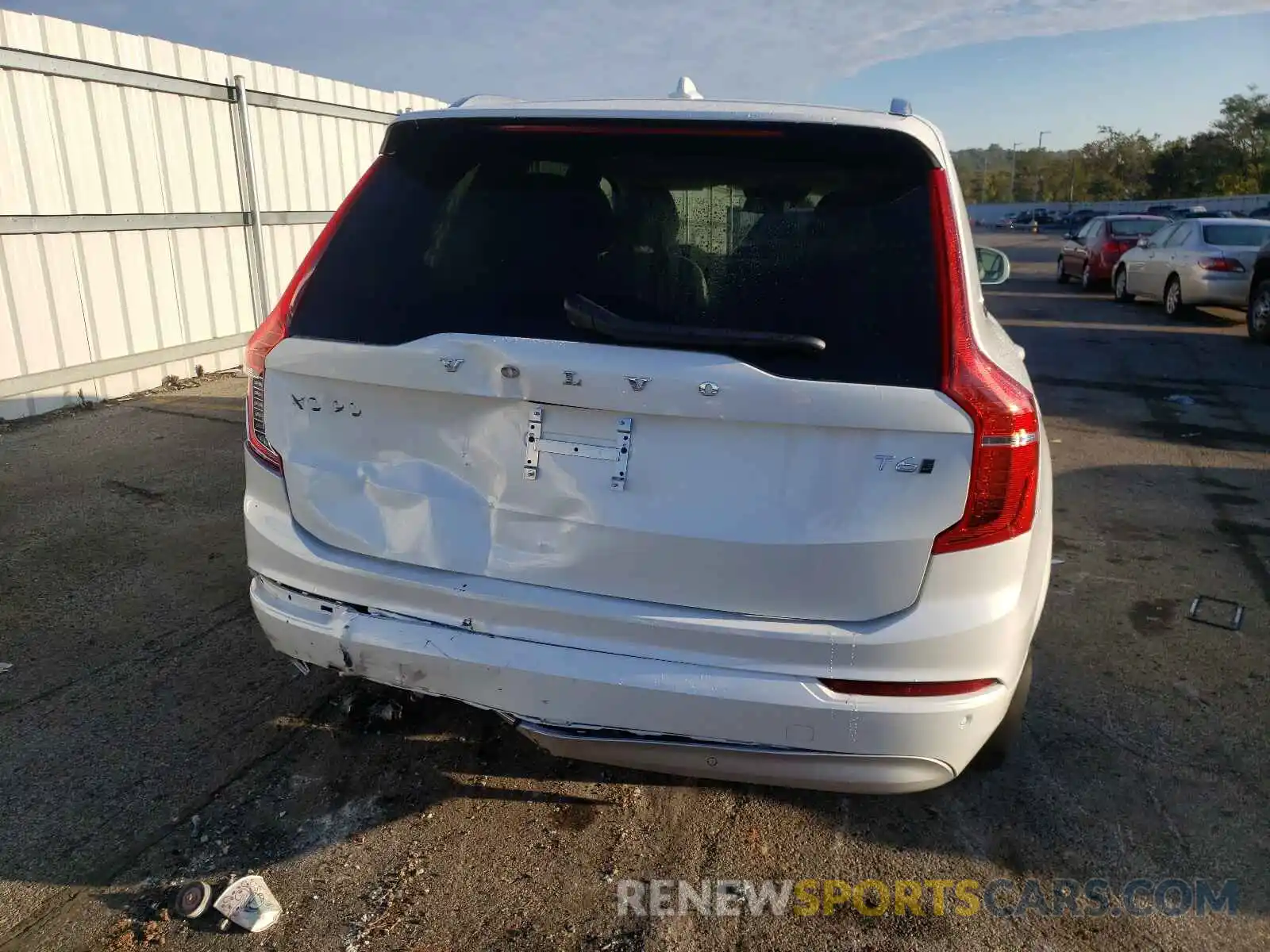 9 Photograph of a damaged car YV4A221K9N1784722 VOLVO XC90 2022