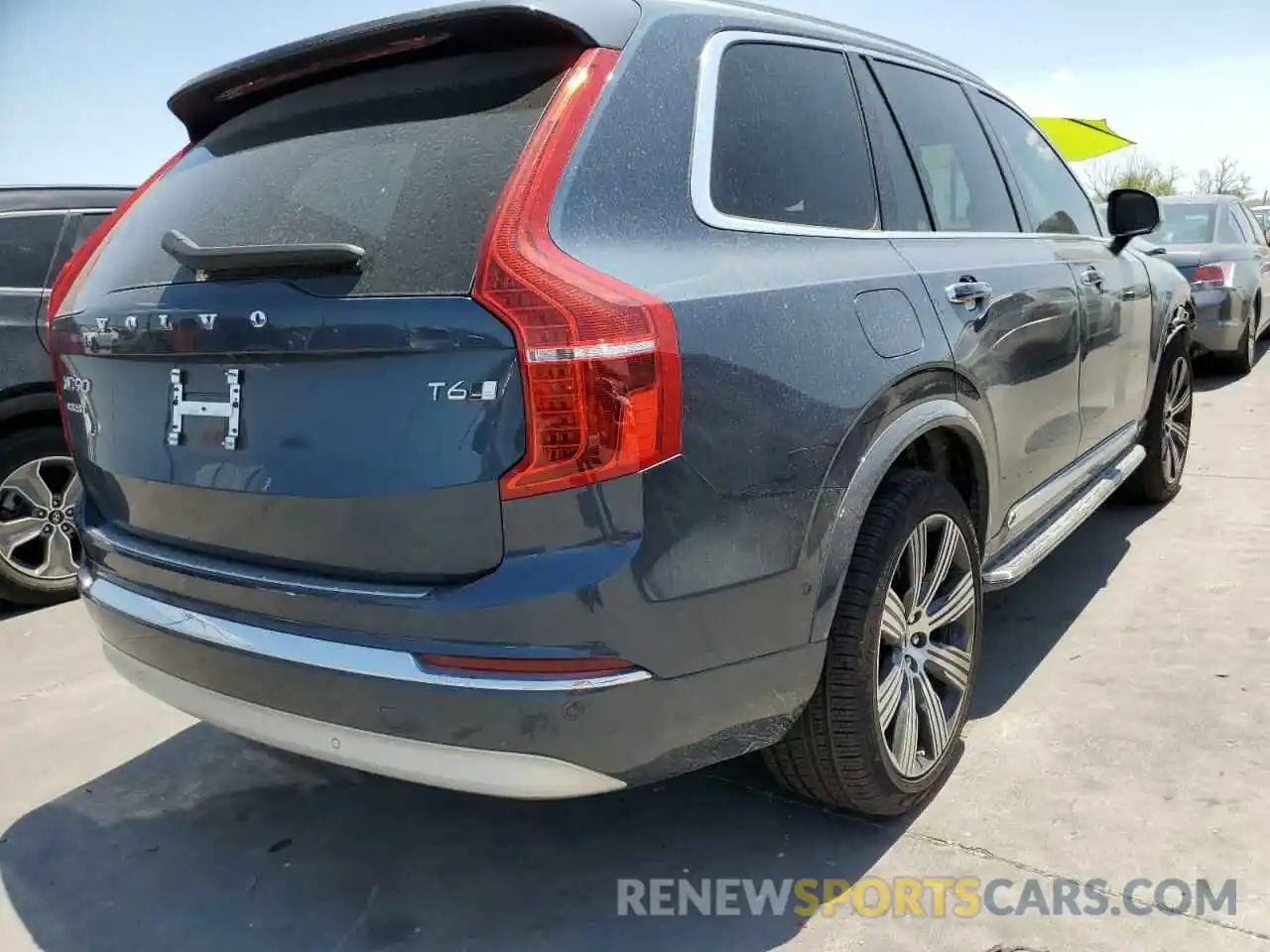 4 Photograph of a damaged car YV4A221L9N1795874 VOLVO XC90 2022