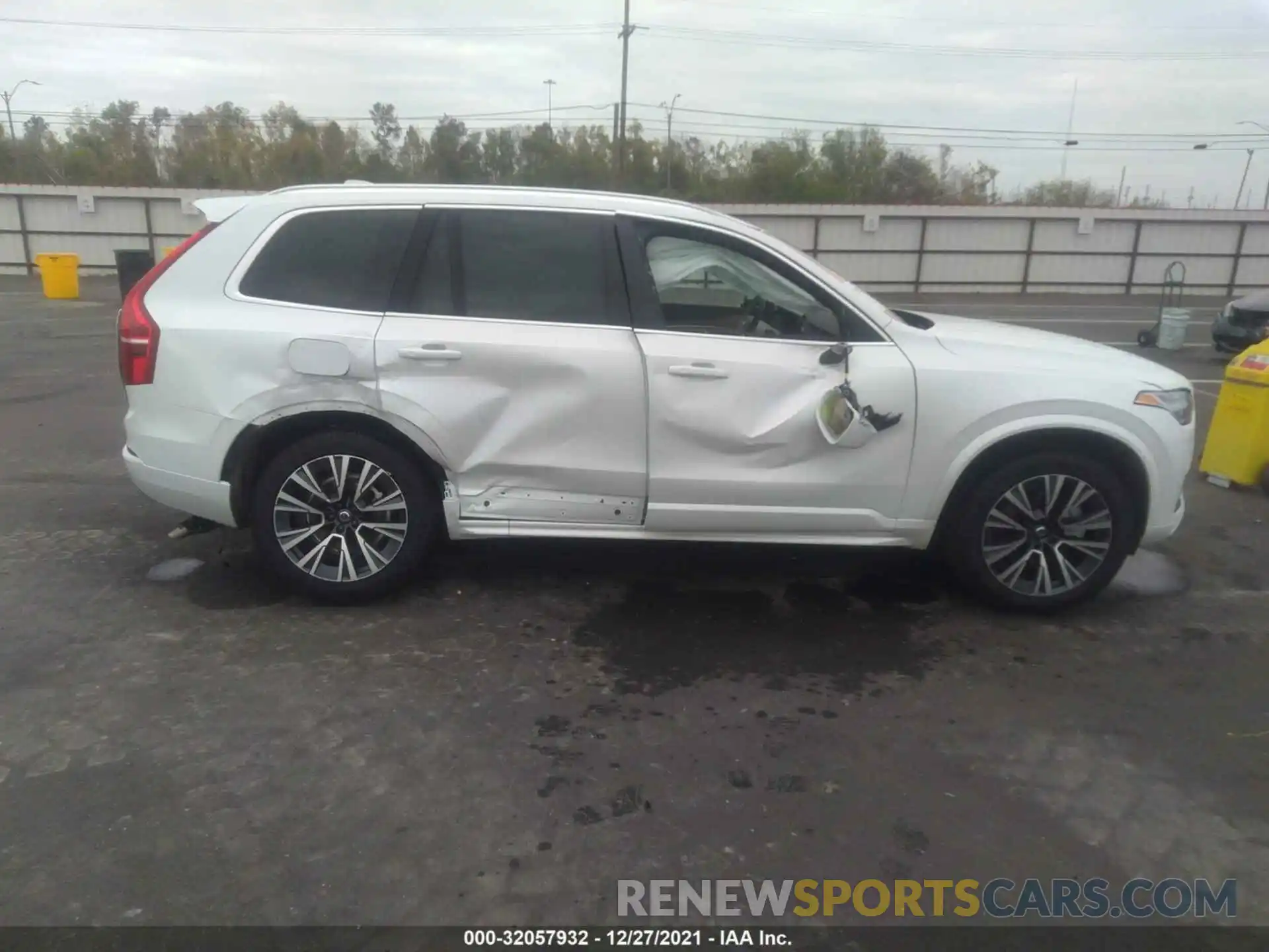 6 Photograph of a damaged car YV4A22PK2N1782866 VOLVO XC90 2022