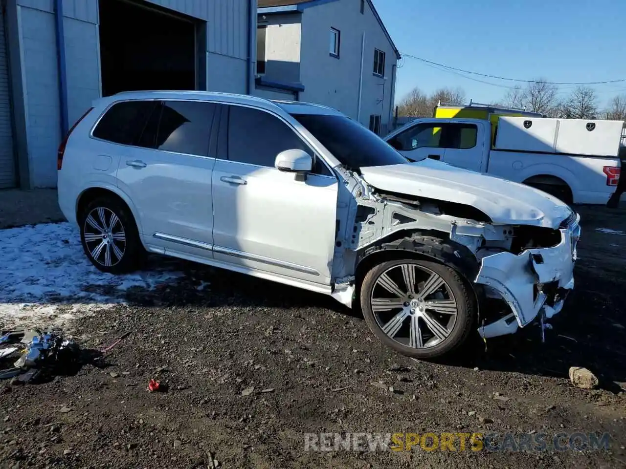 4 Photograph of a damaged car YV4A22PL8N1869972 VOLVO XC90 2022