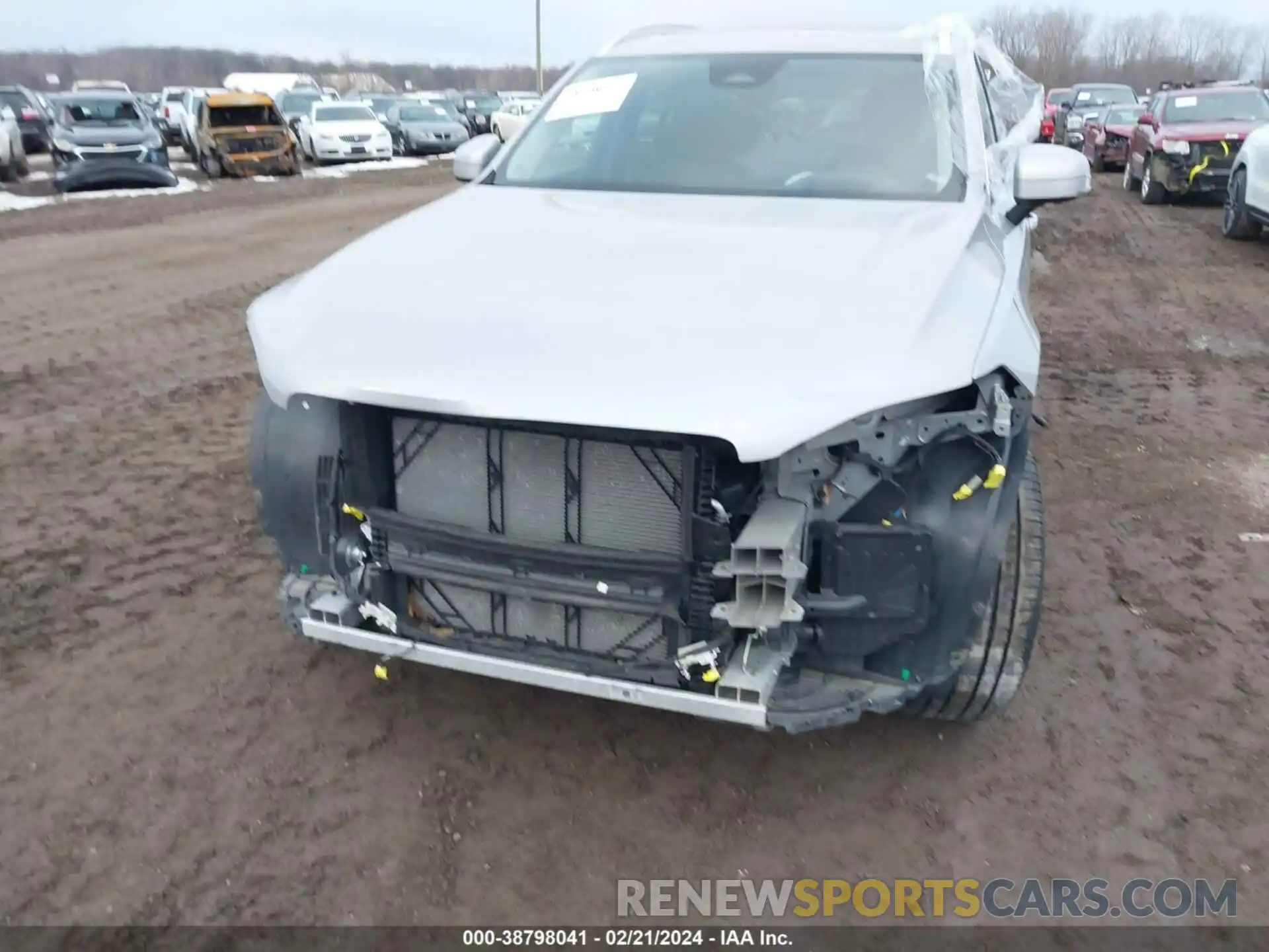 6 Photograph of a damaged car YV4062PA0P1937747 VOLVO XC90 2023