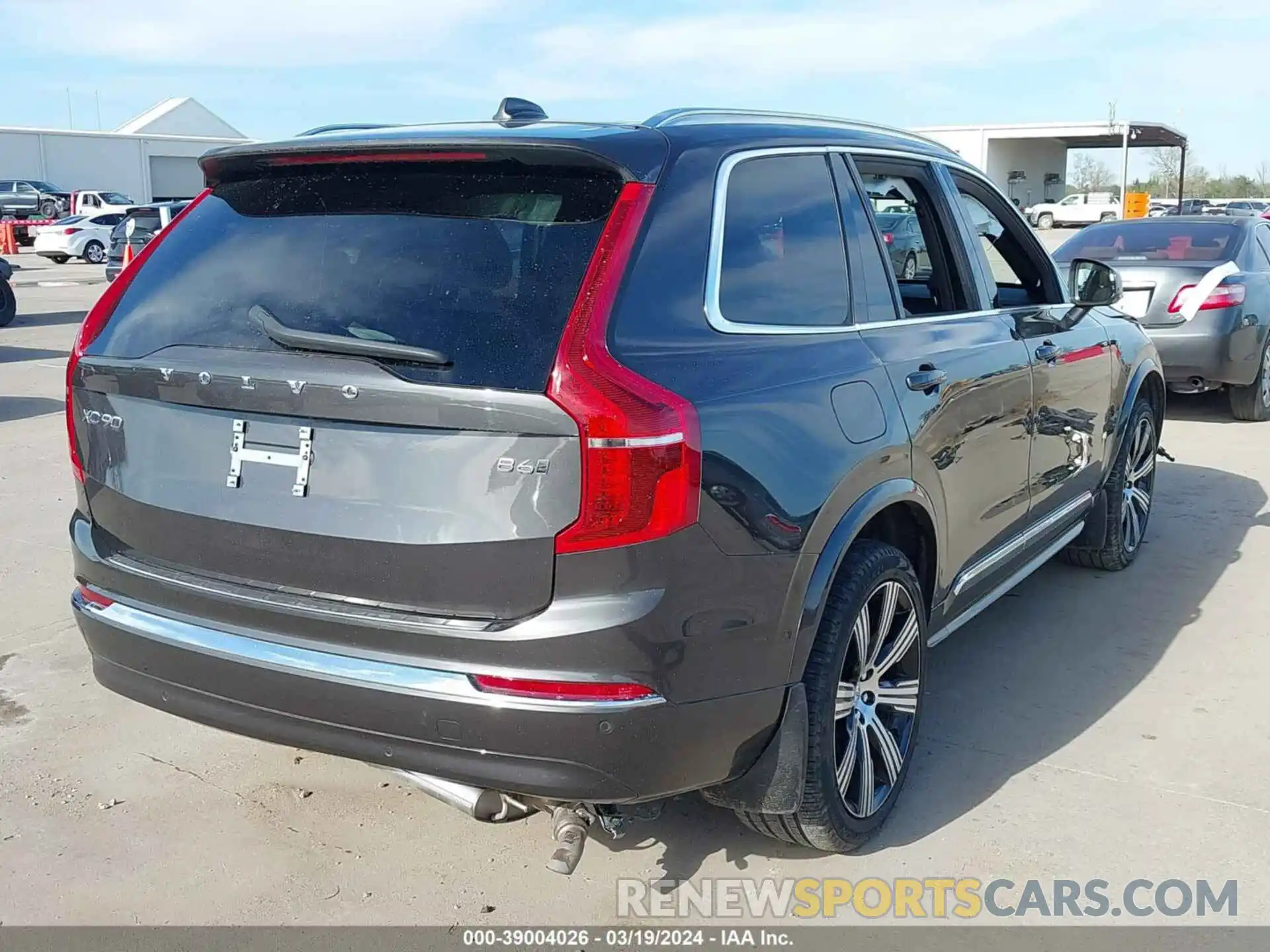 4 Photograph of a damaged car YV4062PA7P1988100 VOLVO XC90 2023