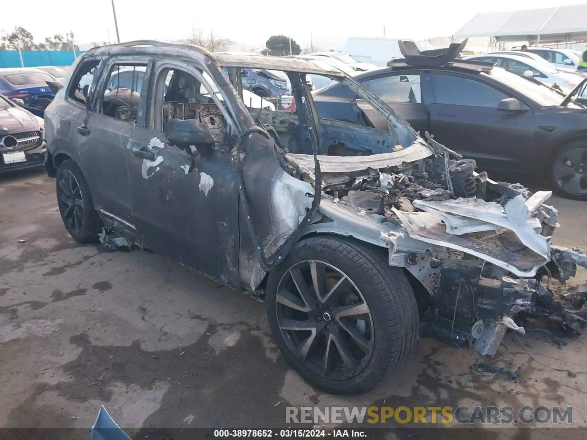 1 Photograph of a damaged car YV4L12PN0P1983531 VOLVO XC90 2023