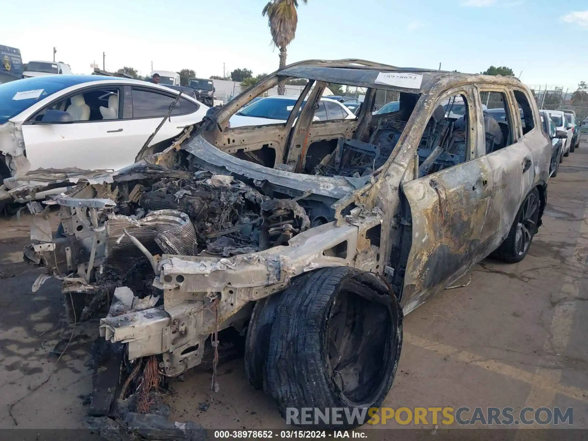 2 Photograph of a damaged car YV4L12PN0P1983531 VOLVO XC90 2023