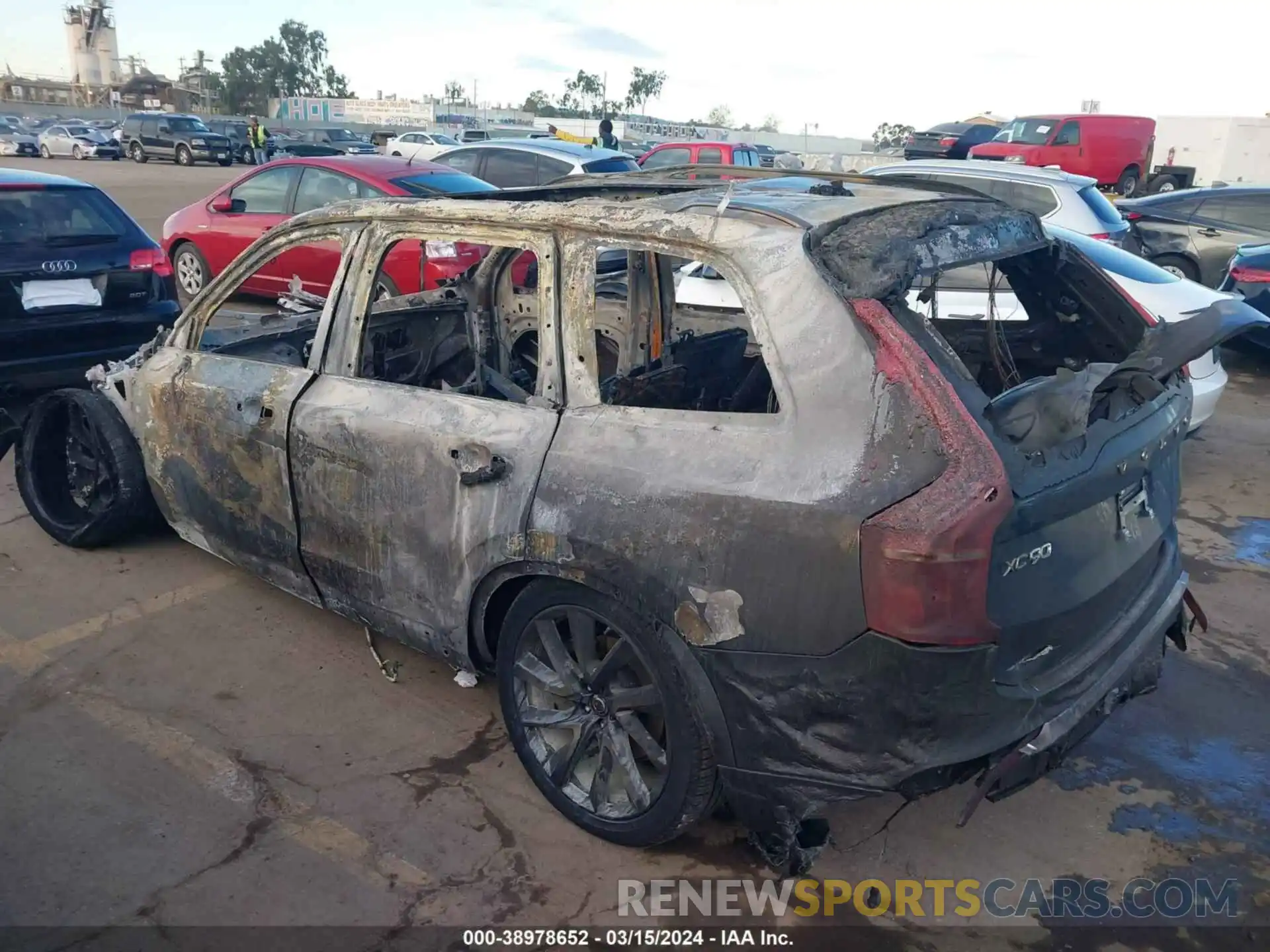 3 Photograph of a damaged car YV4L12PN0P1983531 VOLVO XC90 2023