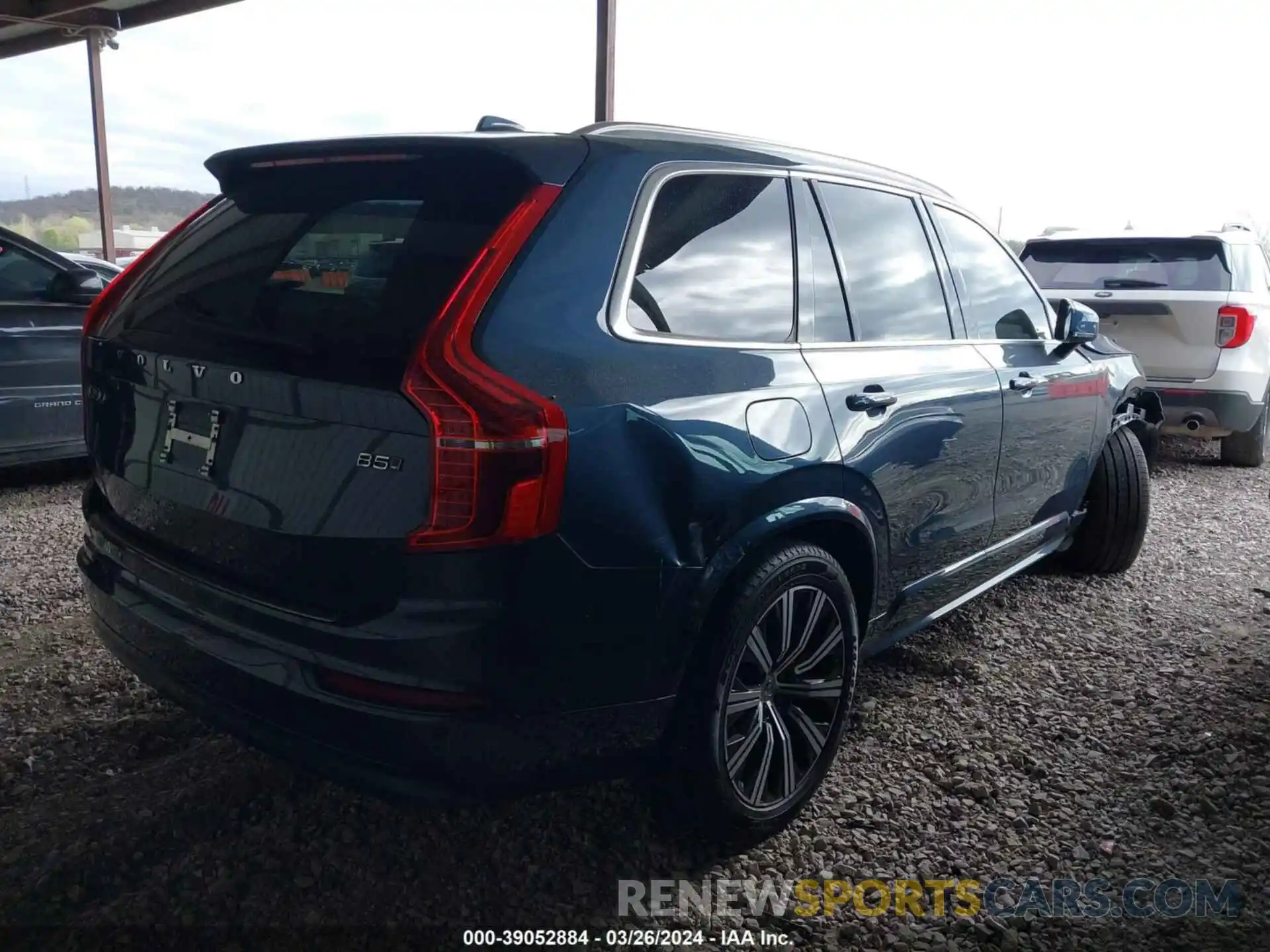 4 Photograph of a damaged car YV4L12PV4P1929438 VOLVO XC90 2023