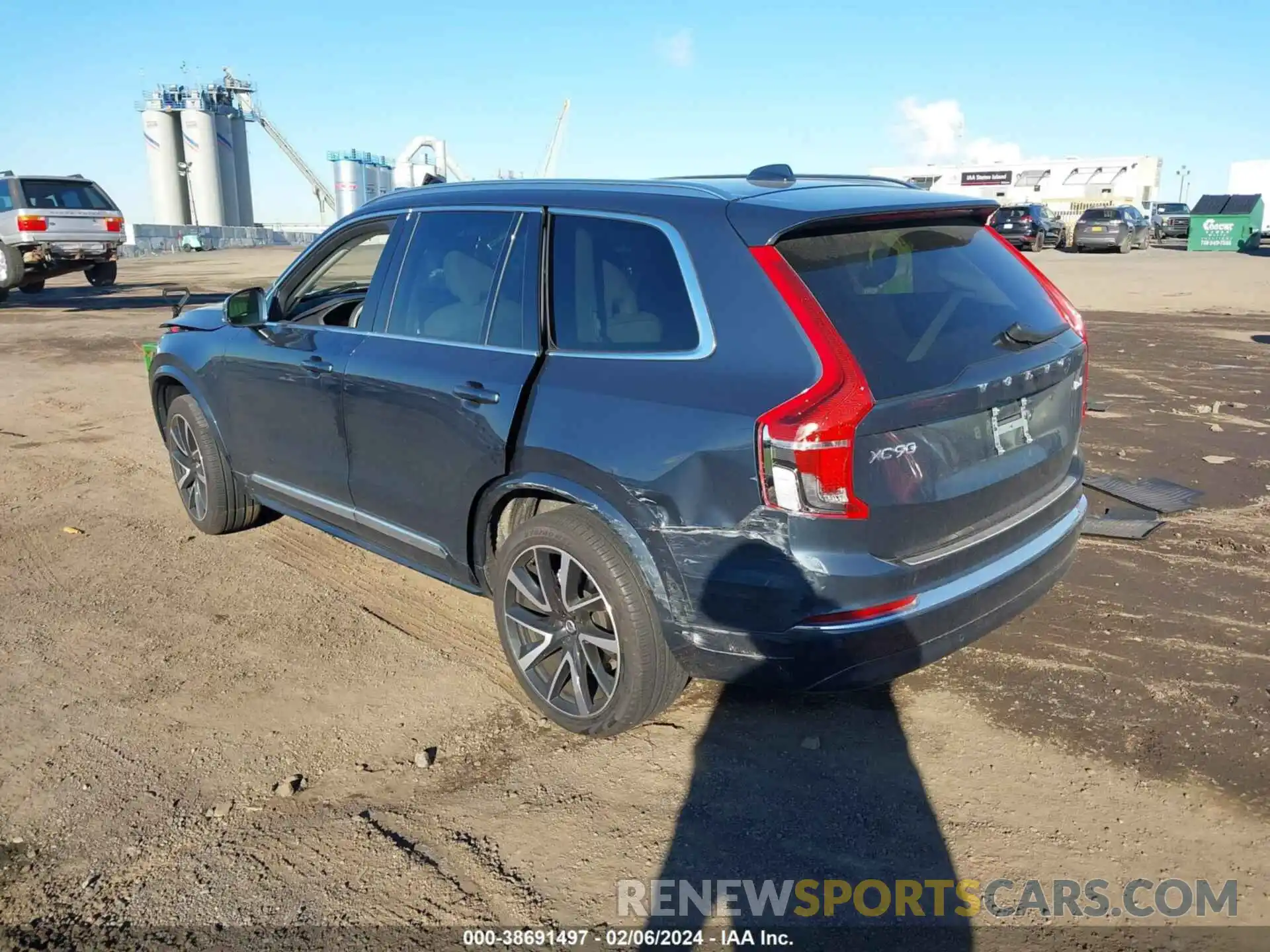 3 Photograph of a damaged car YV4062JE0R1154359 VOLVO XC90 2024