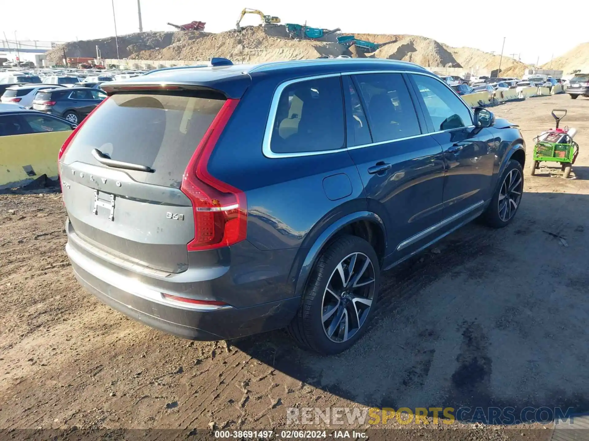 4 Photograph of a damaged car YV4062JE0R1154359 VOLVO XC90 2024