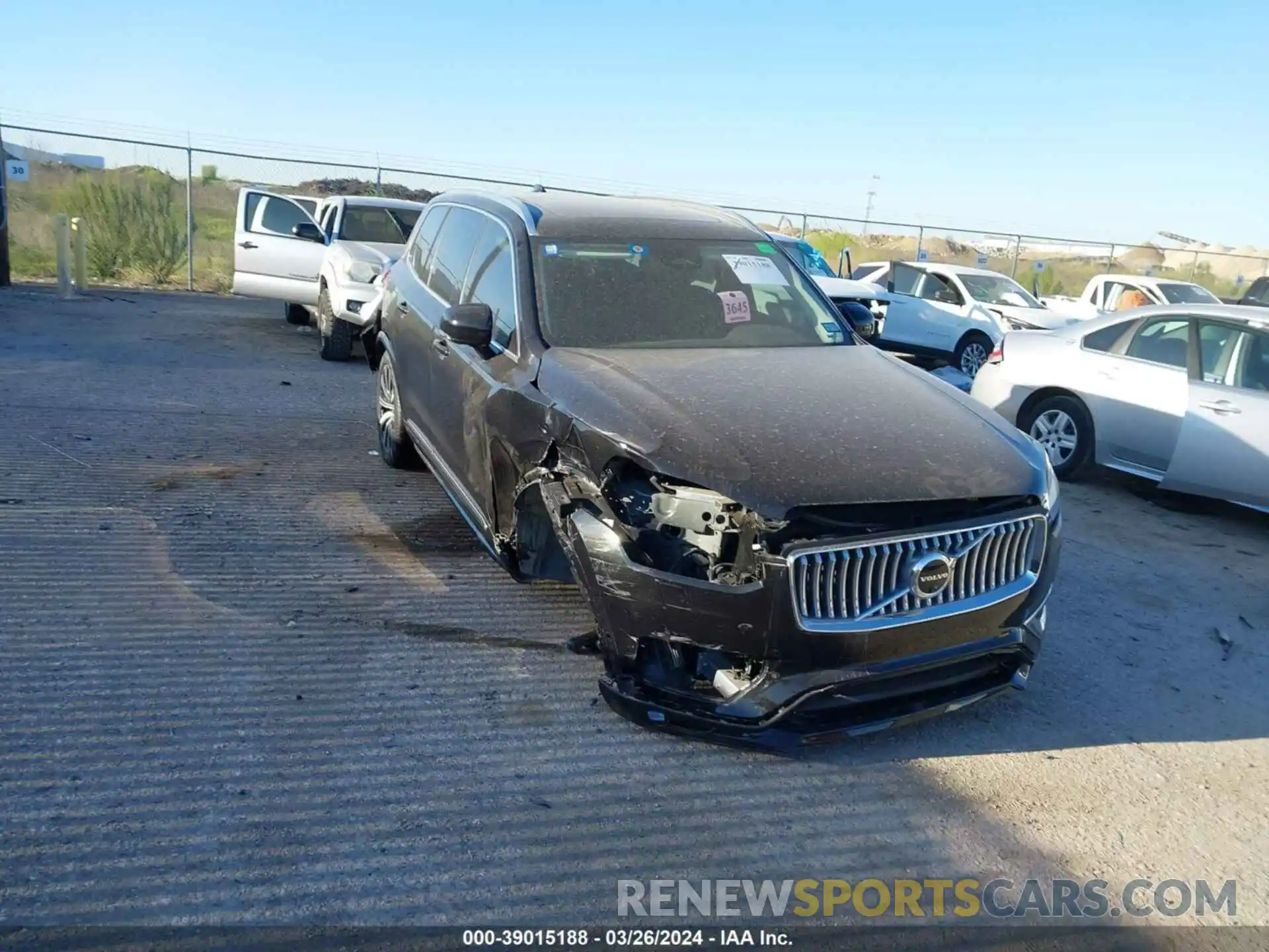 1 Фотография поврежденного автомобиля YV4062PEXR1180006 VOLVO XC90 2024